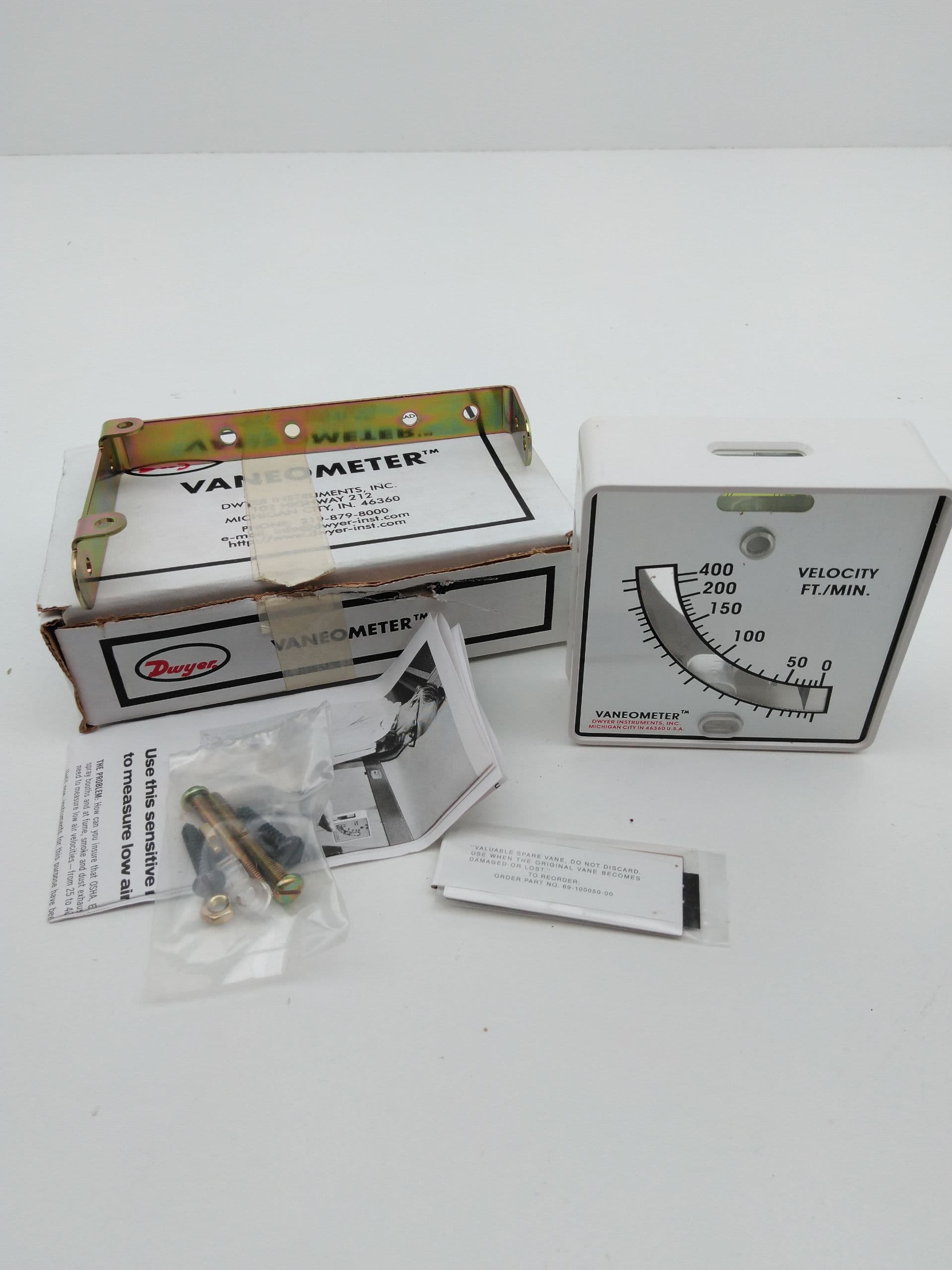 Dwyer 480 VANEOMETER Swing Vane Anemometer Air Velocity Meter, 0-400FPM