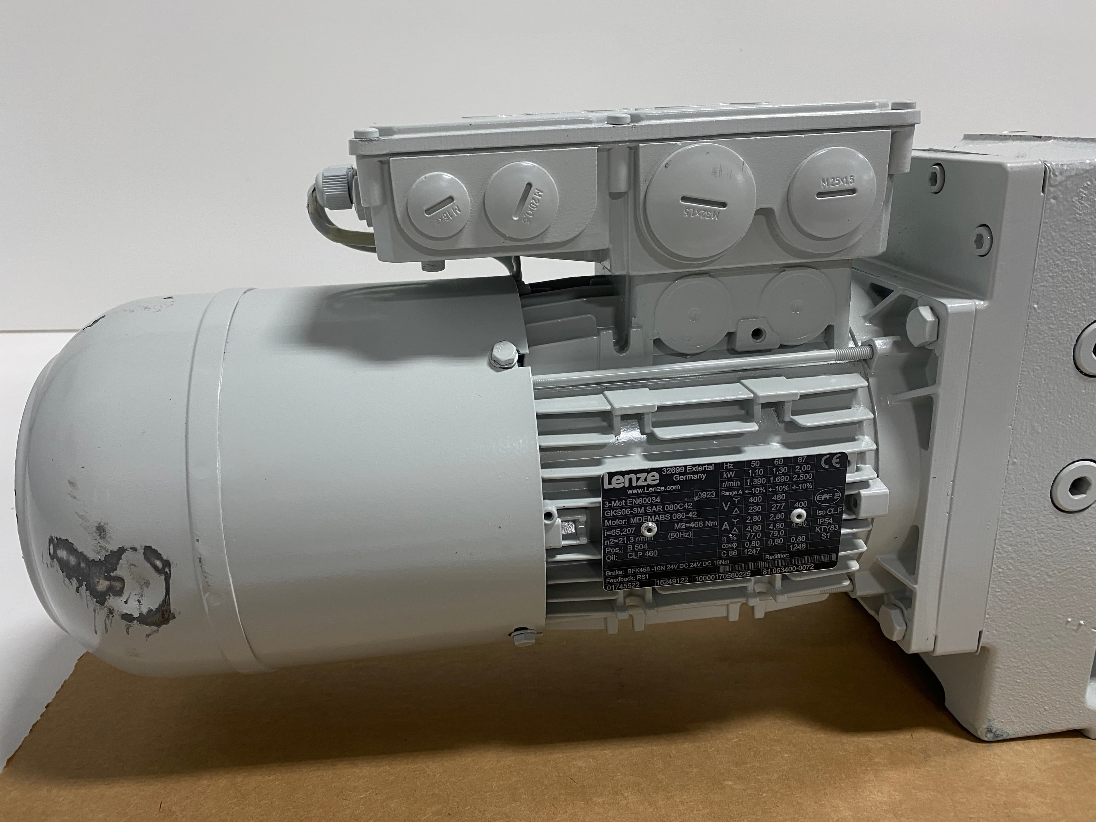 Lenze GKS06-3M SAR 080C42 Gear Motor w/ GKS Helical-bevel Gearbox
