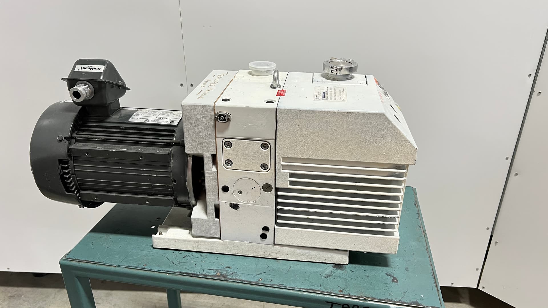 Leybold D40BCS Vacuum Pump - PFPE Prepped