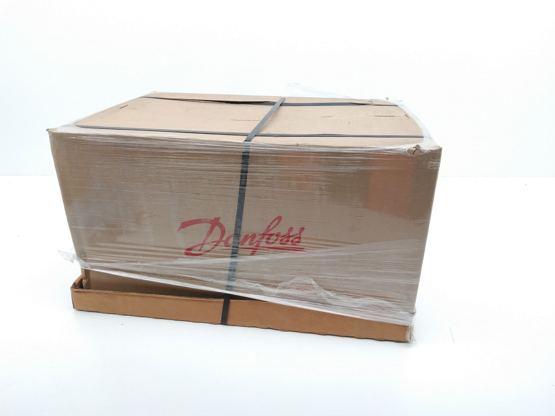 Danfoss 114G4527 SC15GXN0 Condensing Unit, 220-240V, 50Hz, R-134A