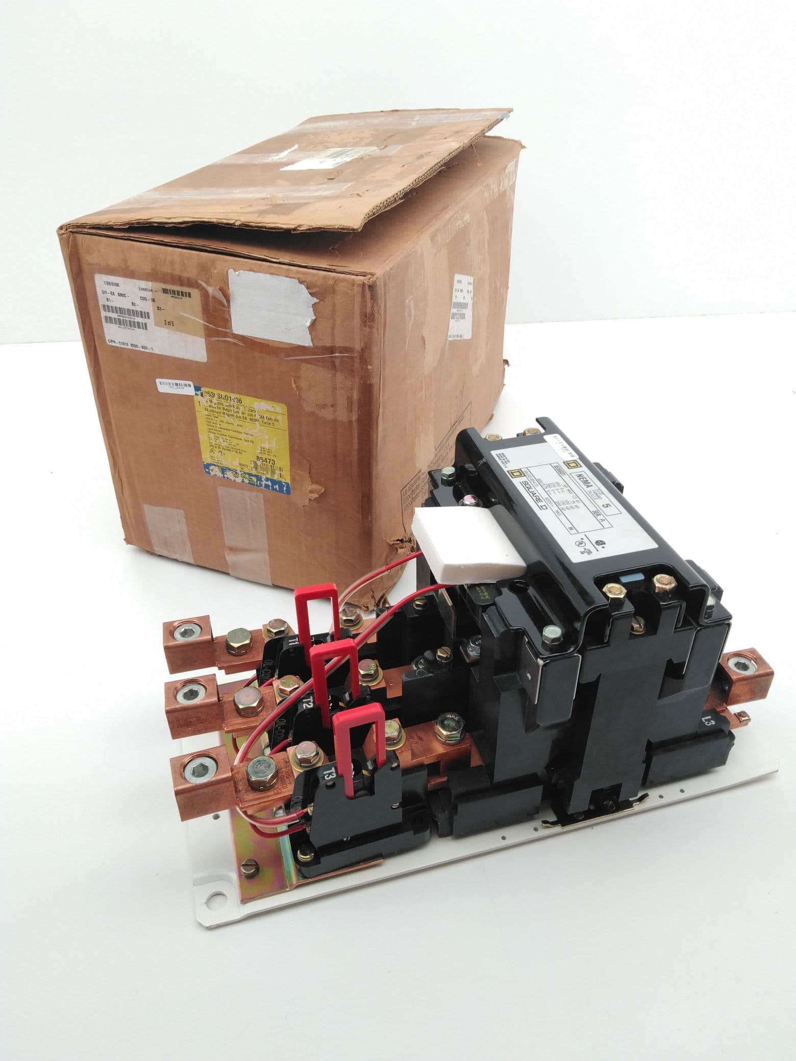 SquareD 8536G01v06 AC magnetic starter, NEMA size5, 480VAC coil