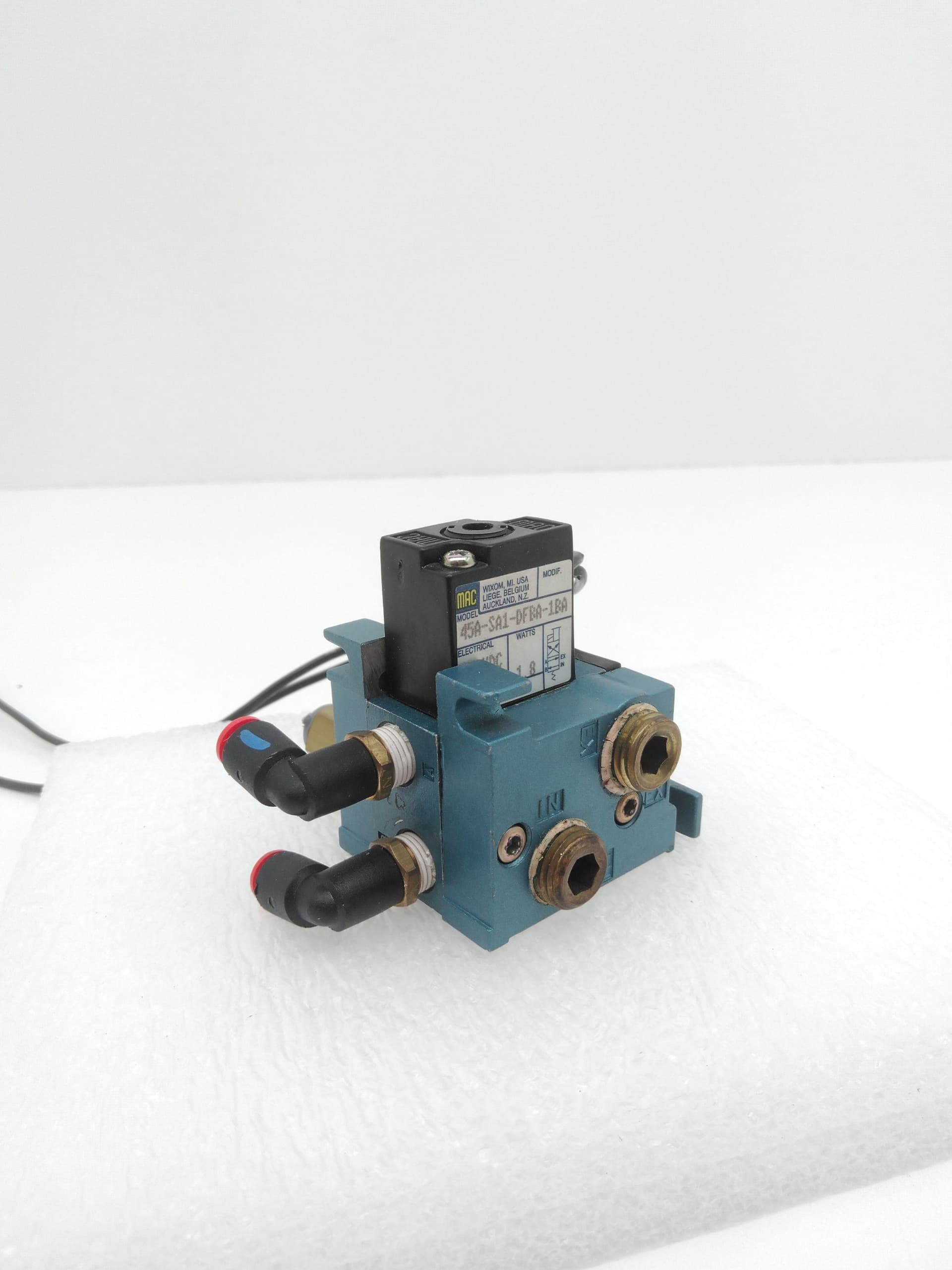Mac Valves 45A-SA1-DFBA-1BA Solenoid Valve, 4-Way, 1/8" NPT, 24VDC, 1.8W