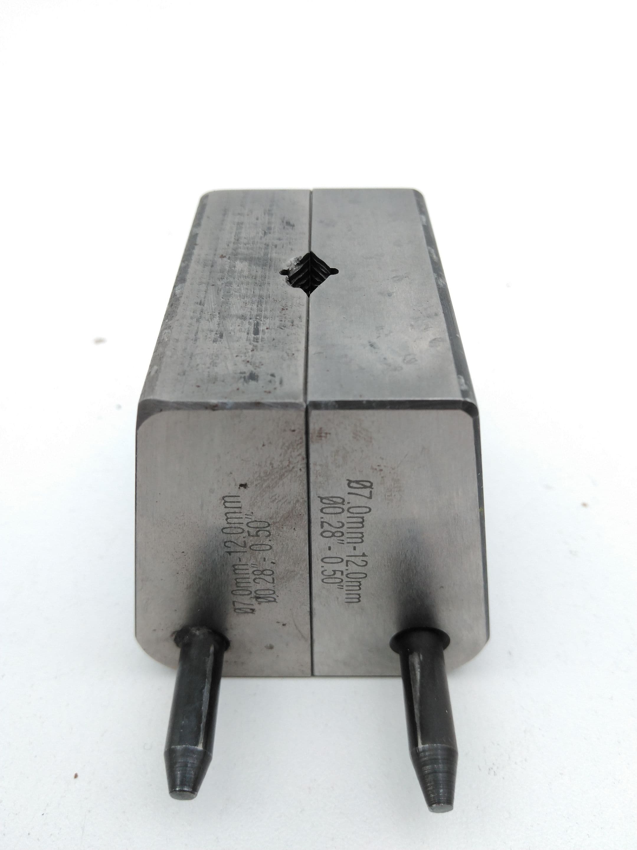 Instron V Serrated - 7mm -12mm Grip Faces for Instron 2743-401 Hyd Grps