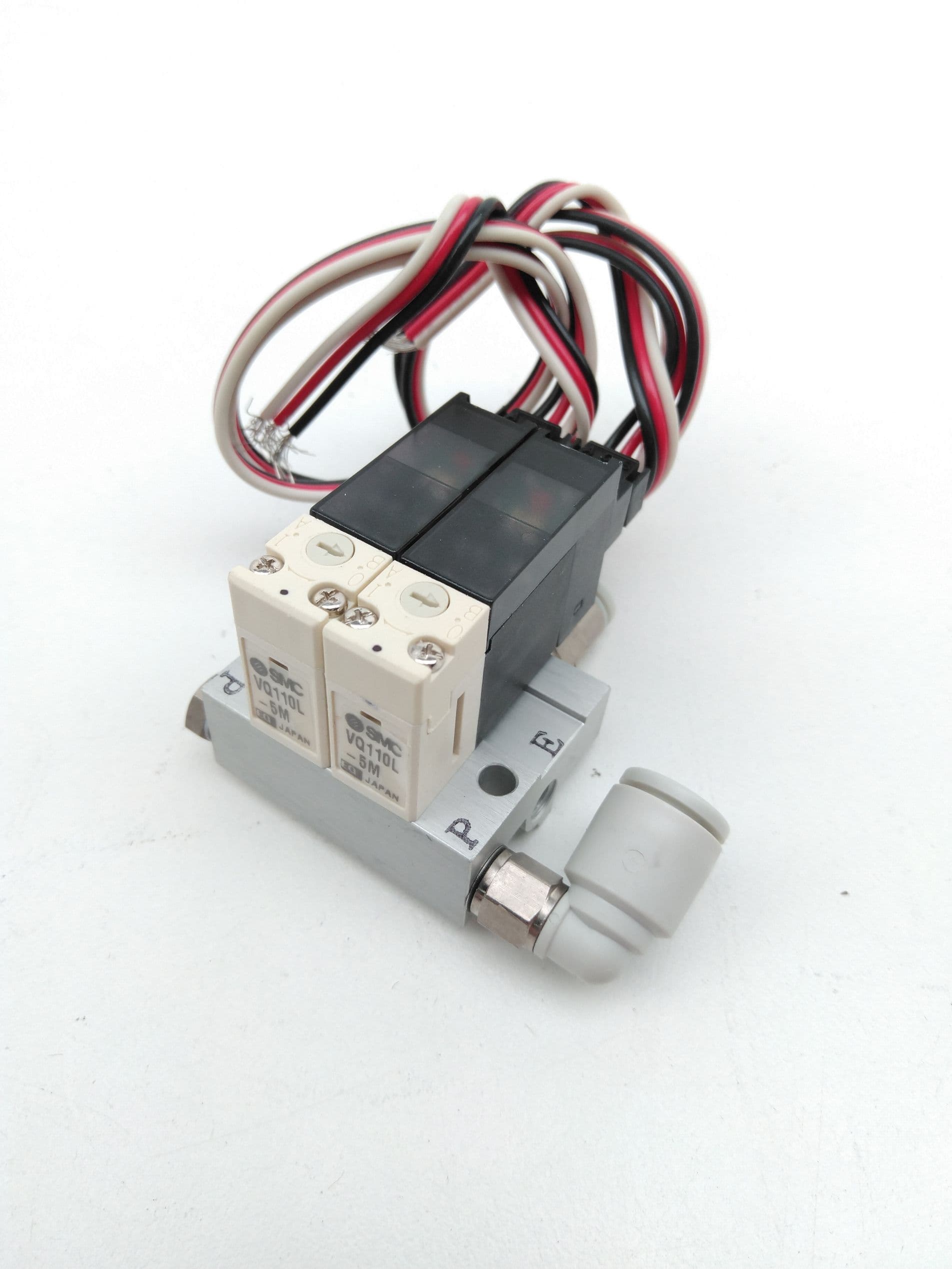 SMC VQ110L-5M Pneumatic Solenoid Assembly
