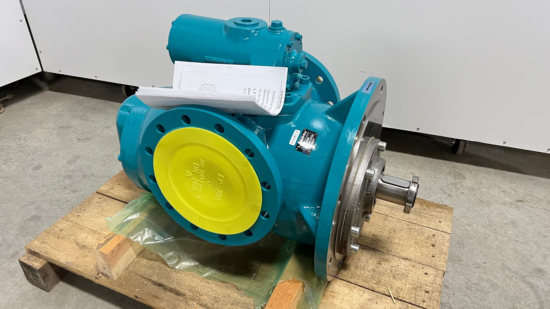 Leistritz Pumpen GmbH L2NG-116/164-VFOGIA-O Pump, Screw, 2000 l/m @ 24 Bar