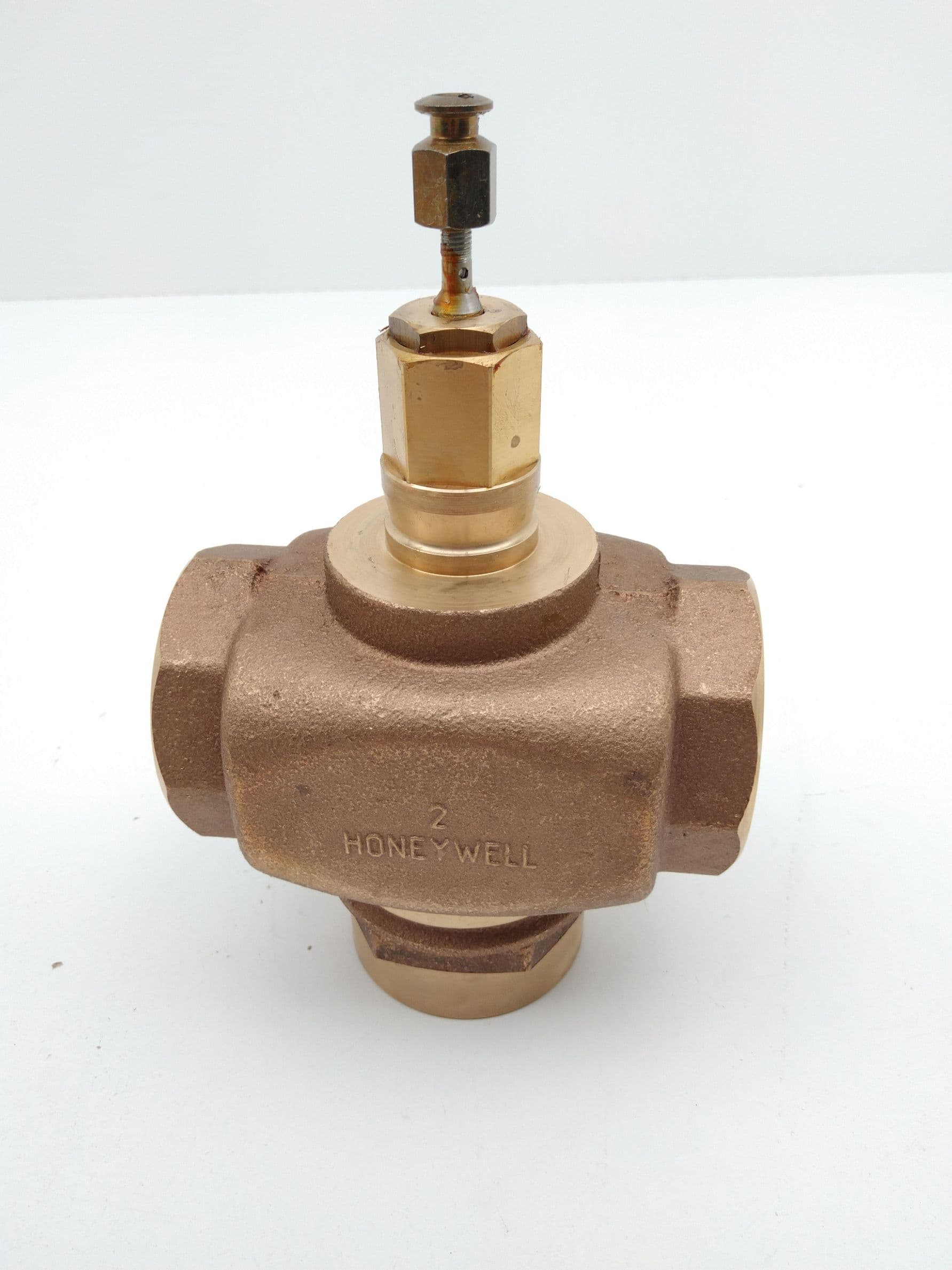Honeywell V5013N1097 3-way Globe Mixing Valve, 2"NPT Brass