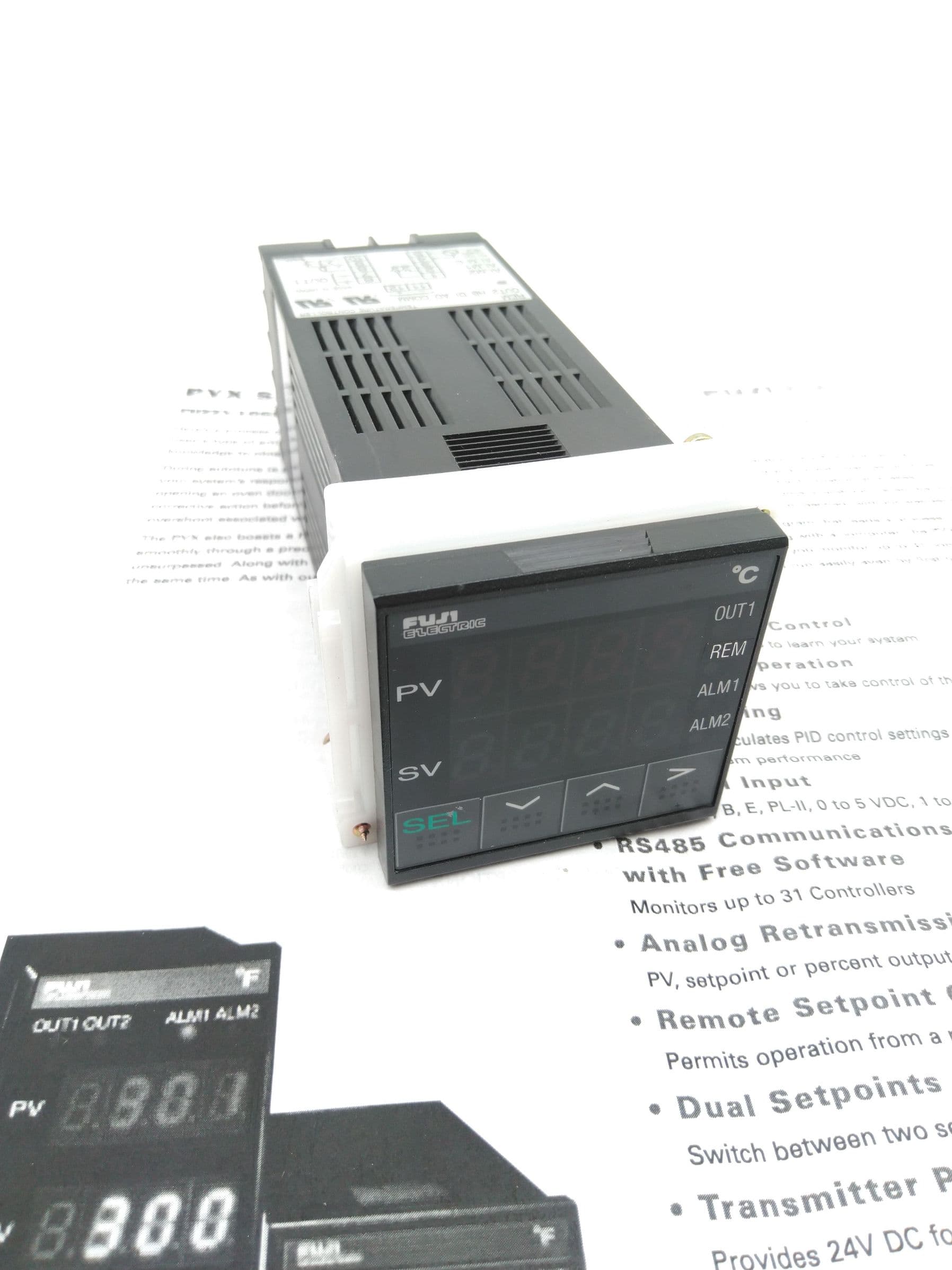 Fuji Electric PYX4MDY1-204CF Fuzzy Logic Temperature Controller