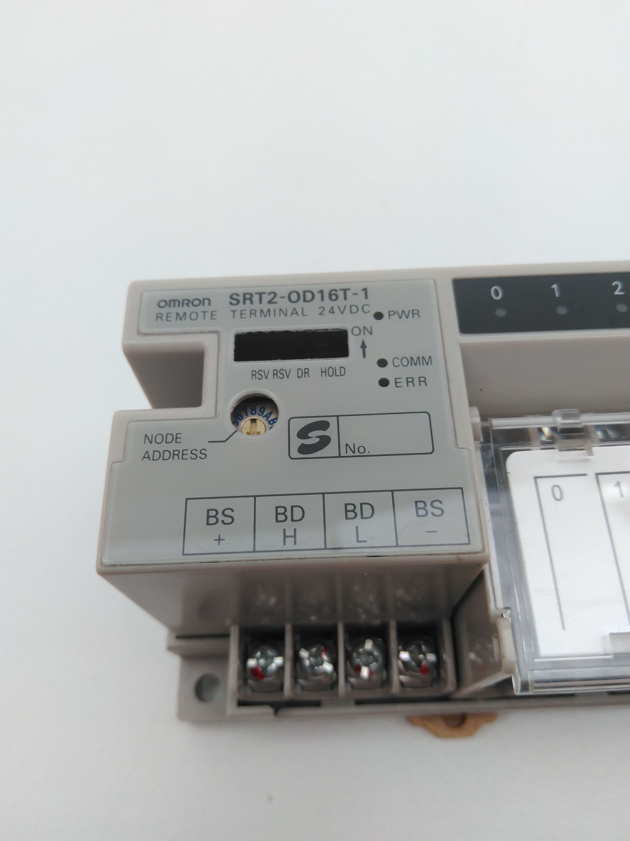 Omron SRT2-OD16T-1 Remote Terminal Module, 16 Outputs, 3-Tier Block, PNP, 24VDC