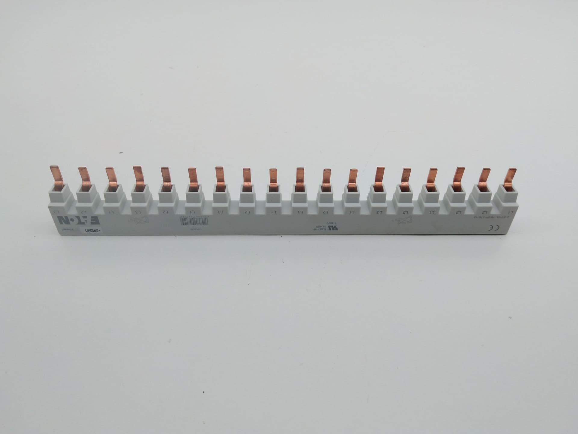 Eaton Z-SV/UL-16/3P-3TE/18 Bus Bar, 18 Terminals, 480V, 80A, 3P, 3PH (104900)