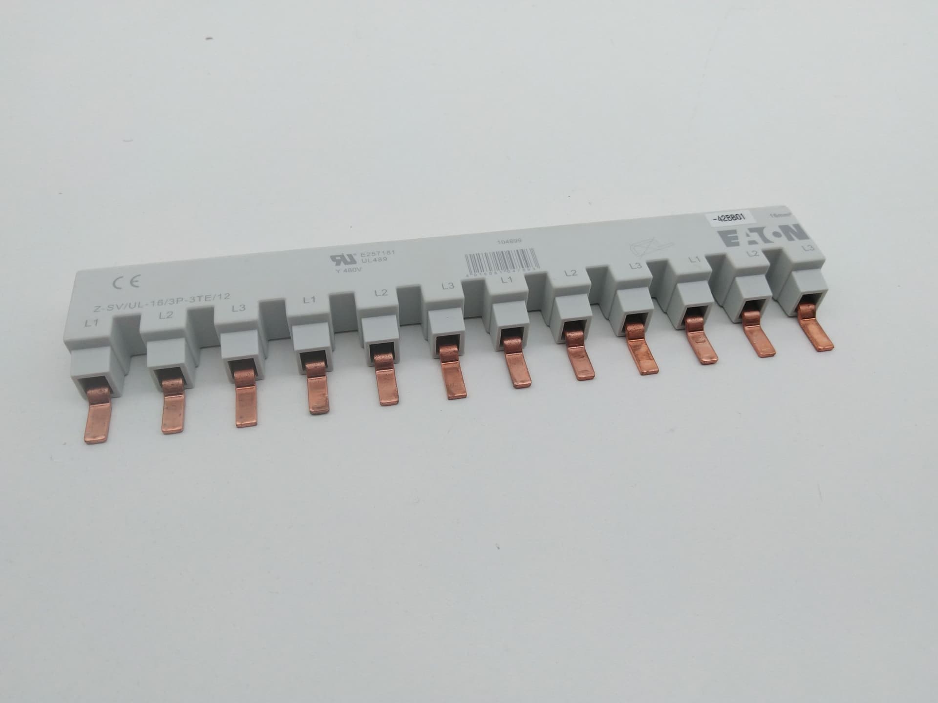 Eaton Z-SV/UL-16/3P-3TE/12 Bus bar, 12 Terminals, 80A, 480V, 3P, 3PH (104899)
