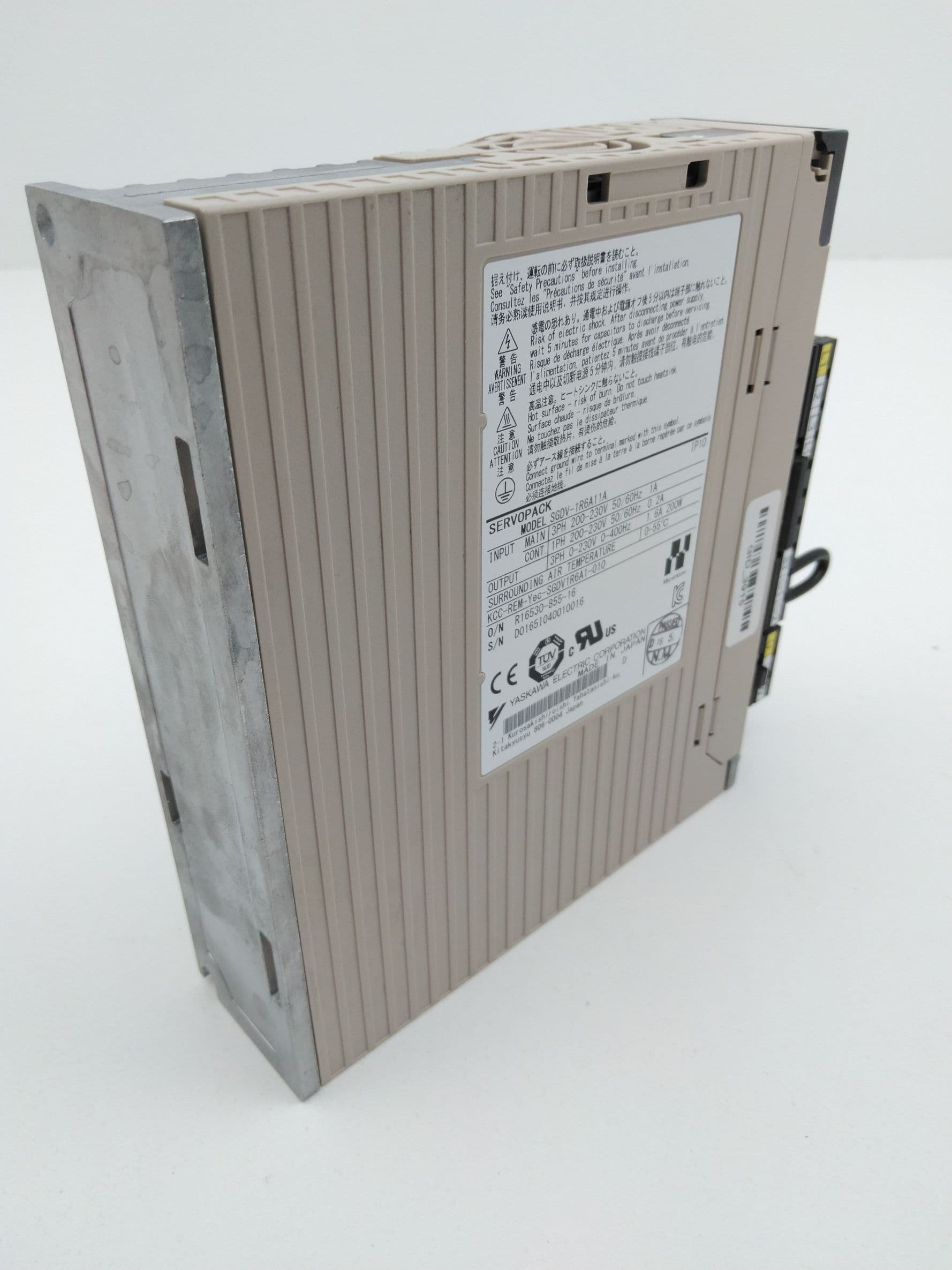 Yaskawa SGDV-1R6A11A Servopack AC Servo Drive
