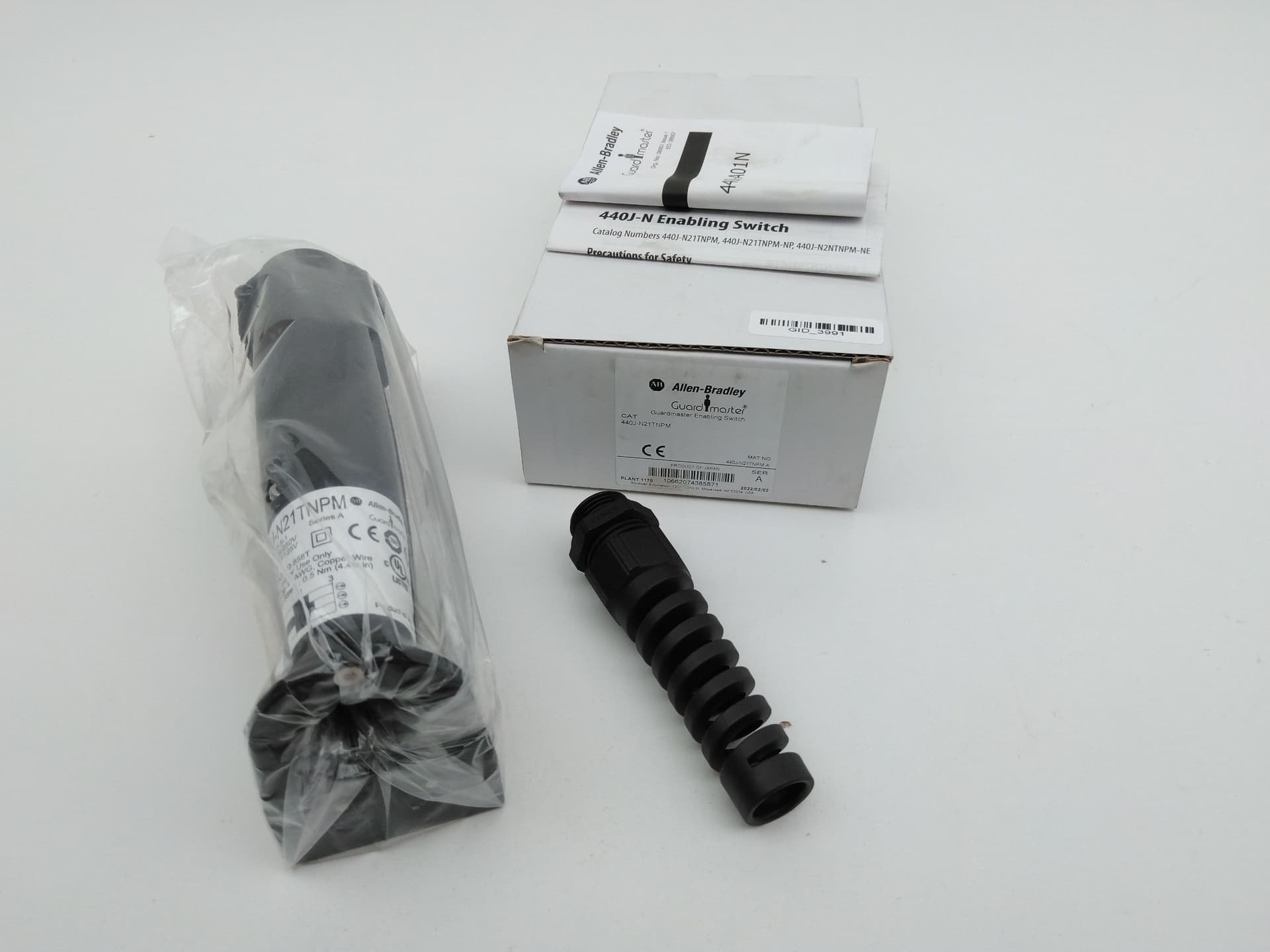 Allen-Bradley 440J-N21TNPM Guardmaster Safety Enabling Switch, Ser A