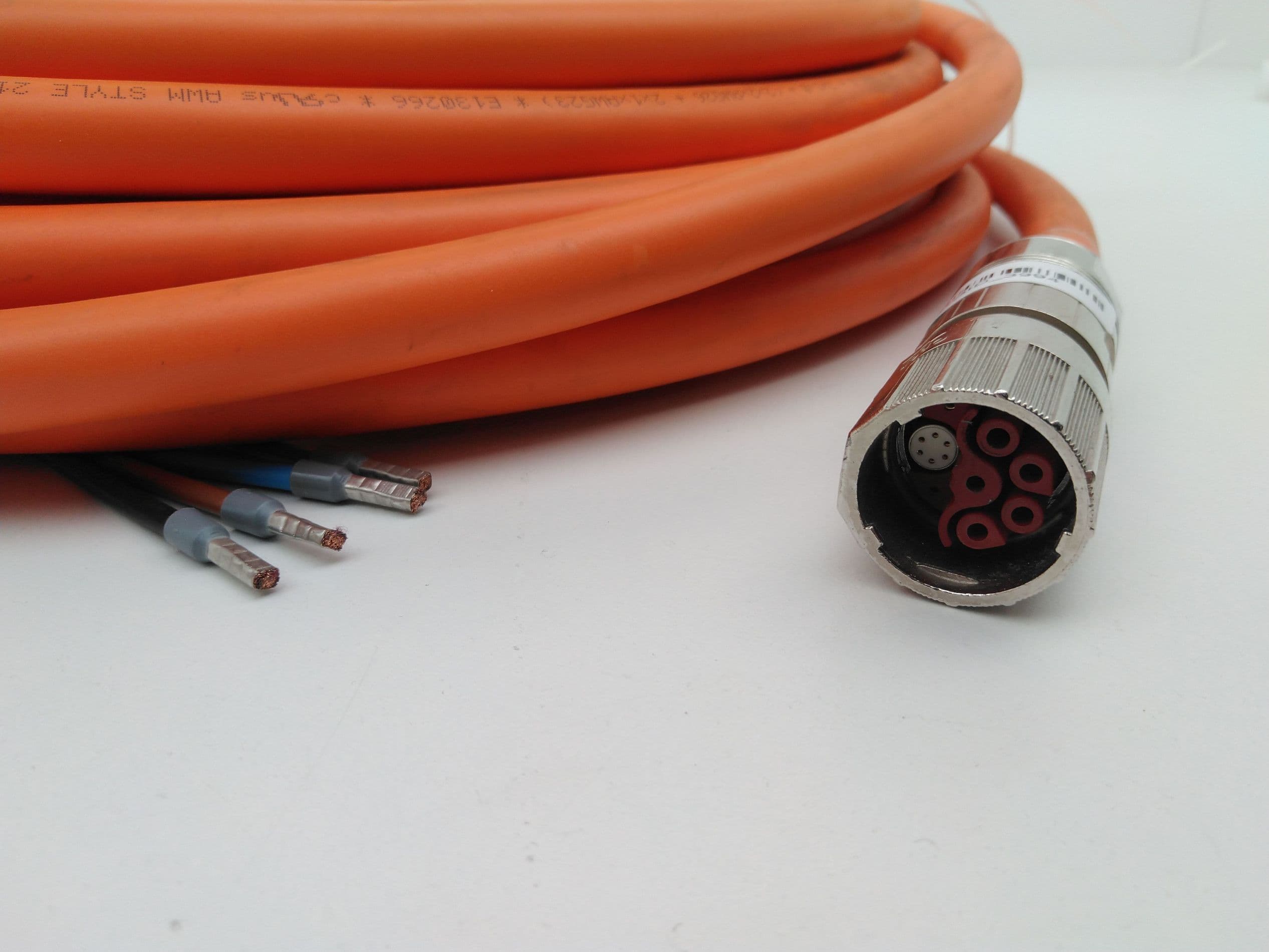B&R Automation 8BCH0015.1312A-0 Hybrid Motor Cable, 15M