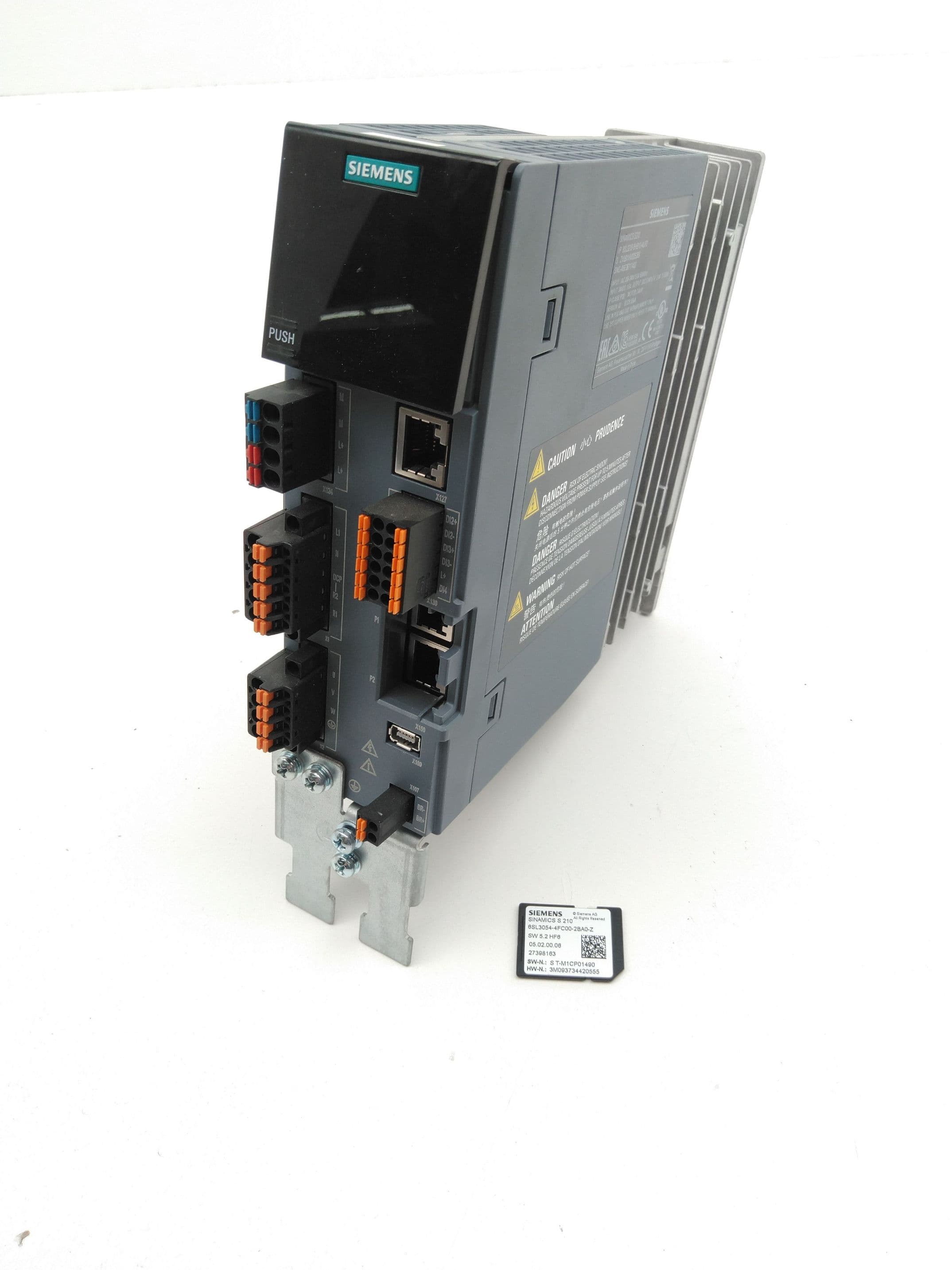 Siemens 6SL3210-5HB10-4UF0 SINAMICS S210 Servo Drive, 200-240VAC, 0.4KW, 5.0A