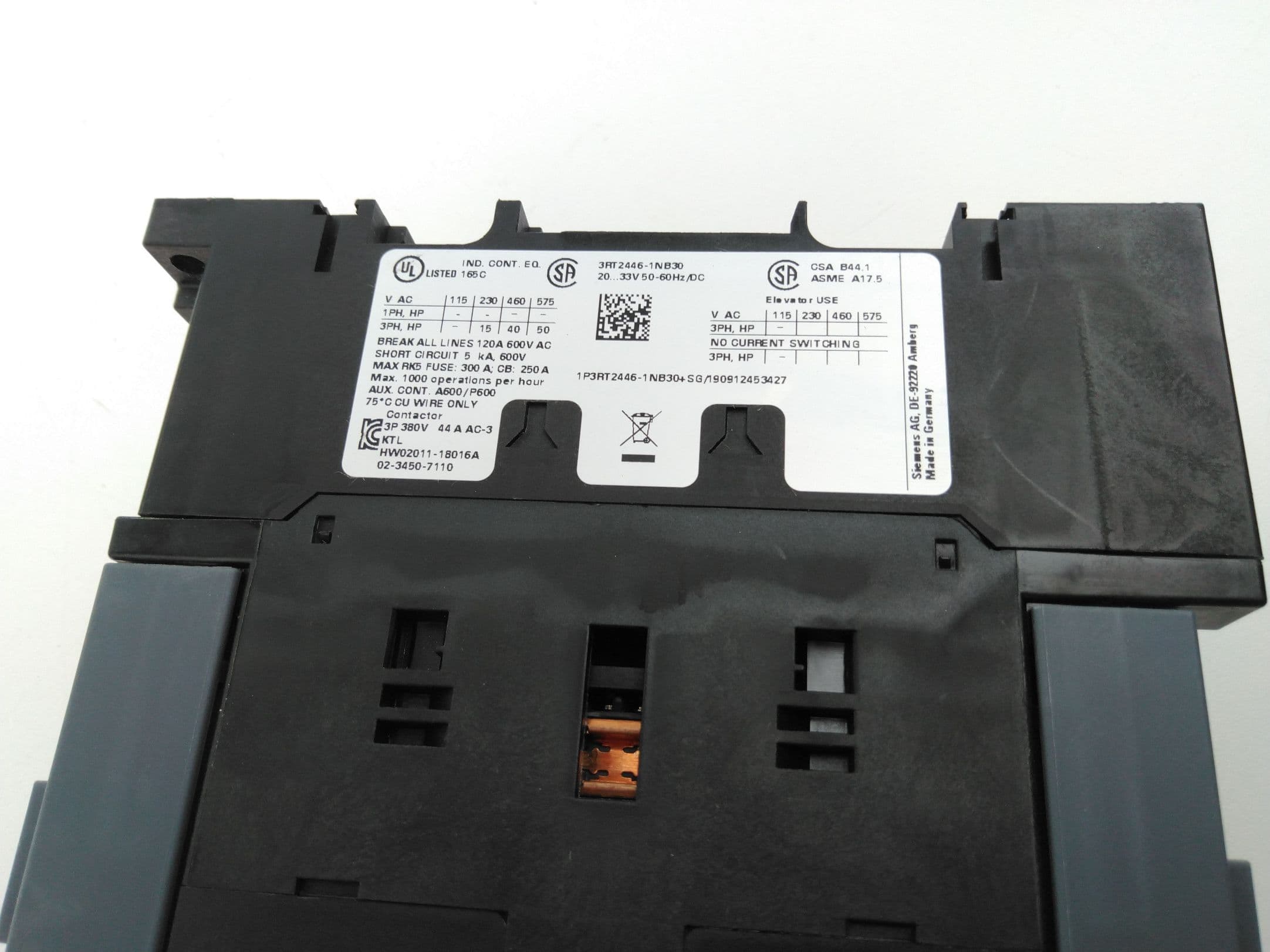 Siemens 3RT2446-1NB30 Contactor AC 1:140A, 690V, 3P, 20-33VAC/VDC