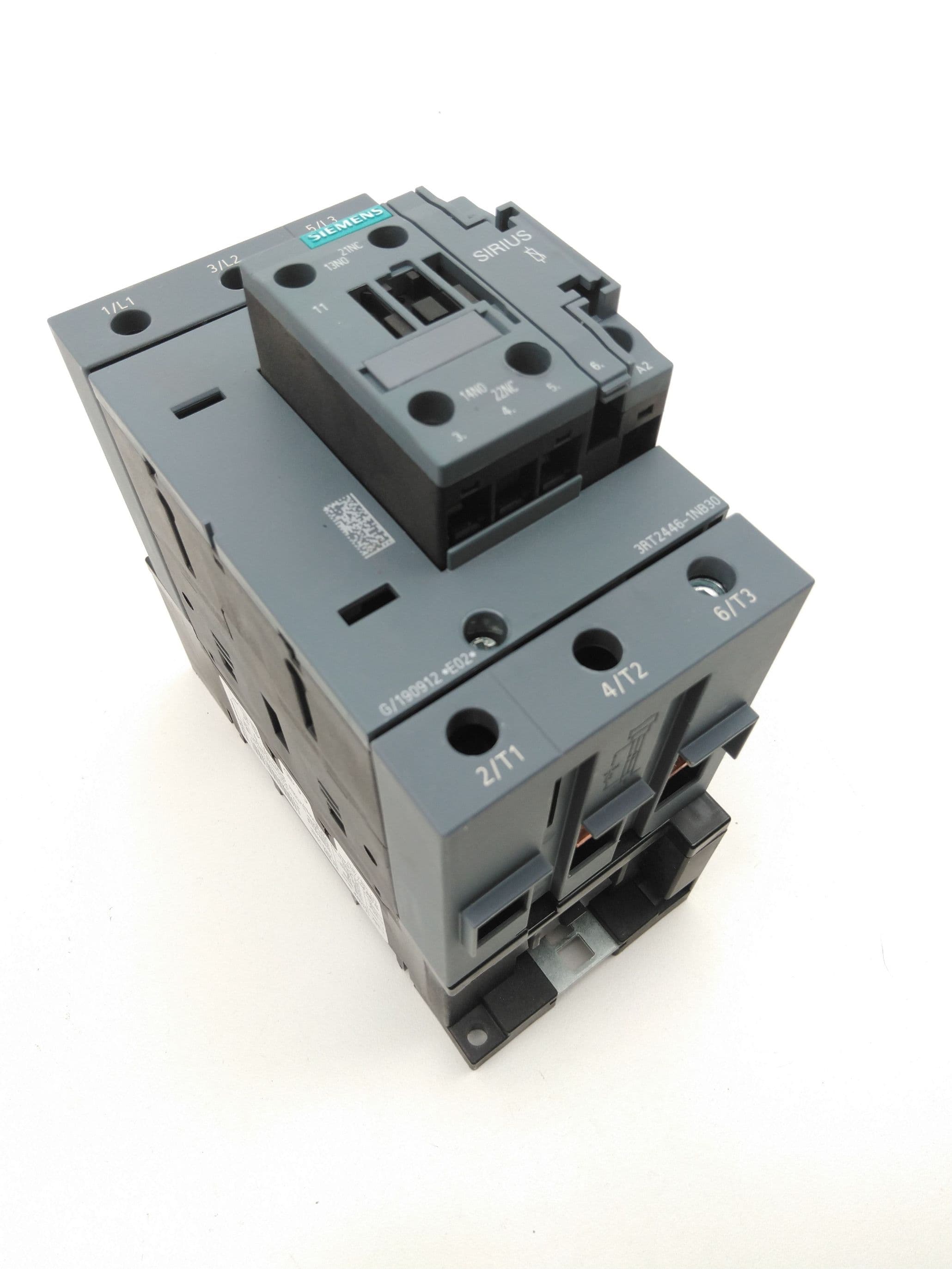 Siemens 3RT2446-1NB30 Contactor AC 1:140A, 690V, 3P, 20-33VAC/VDC