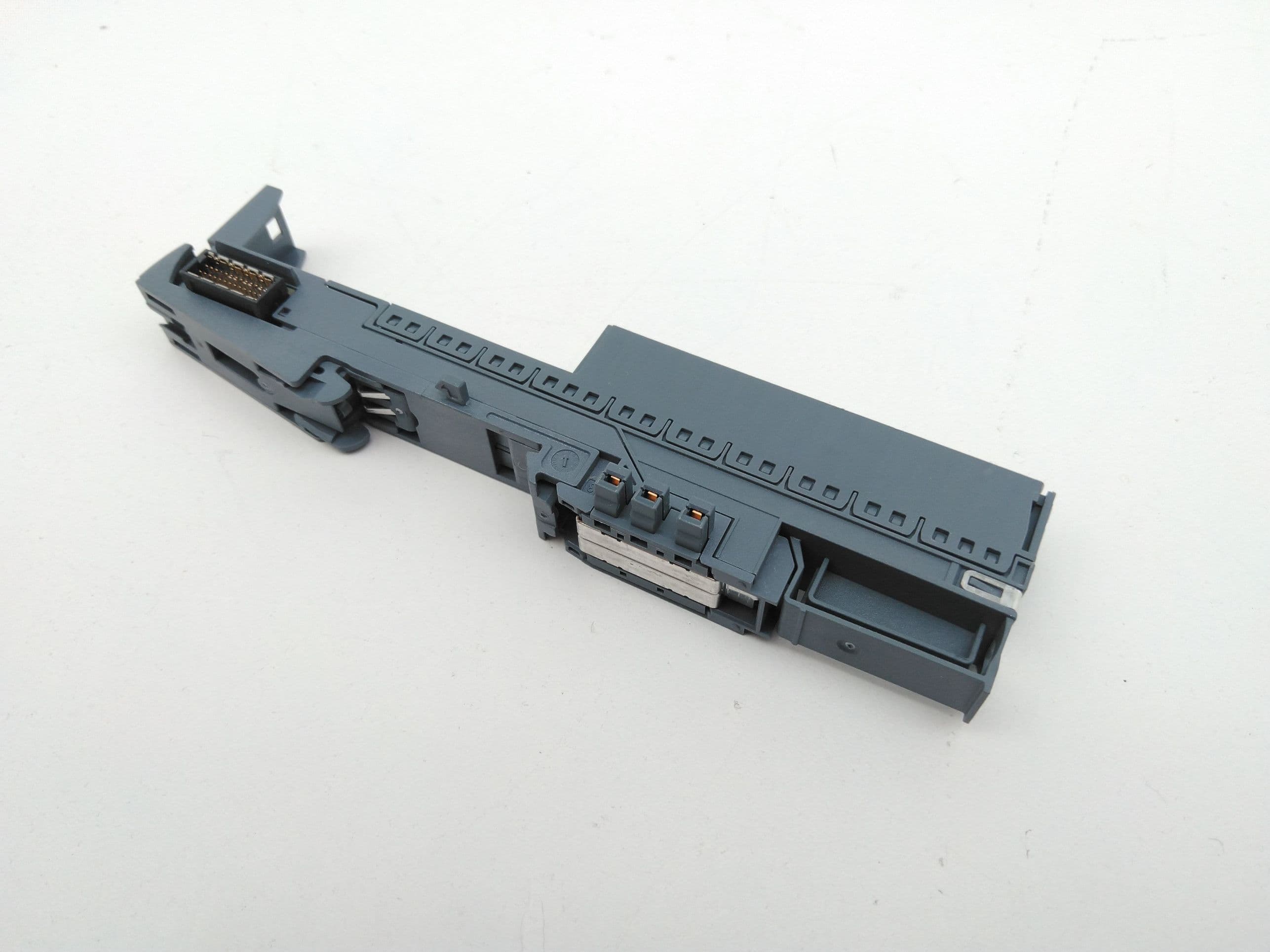 Siemens 6ES7193-6BP20-0BA0 Base Unit, SIMATIC ET 200SP