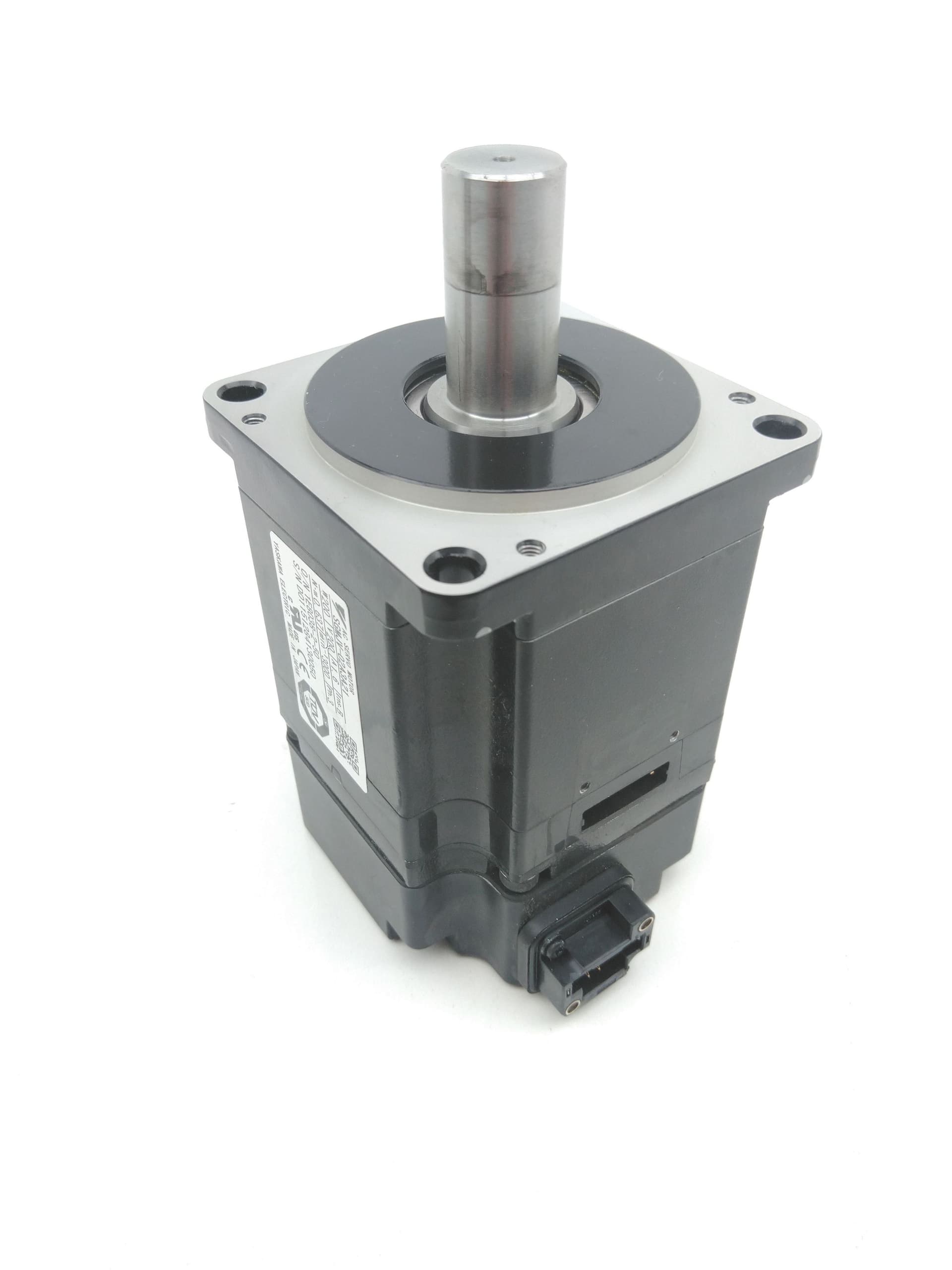 Yaskawa SGMJV-02A3A21 AC Servo Motor, 1.6A, 200VAC, 200W, 3Ph