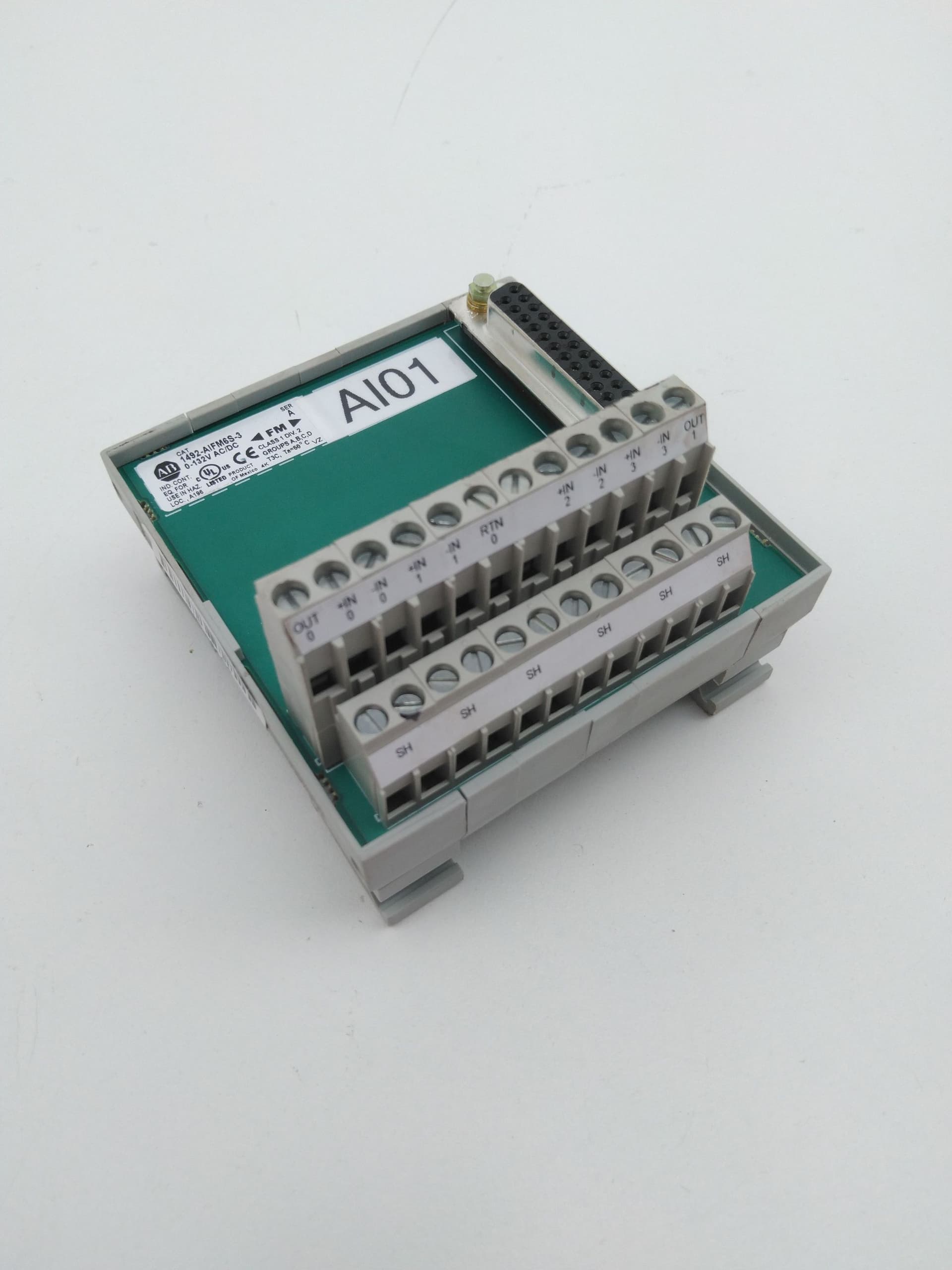 Allen-Bradley 1492-AIFM6S-3 6-Channel Analog IFM, Feed-Through, Ser A