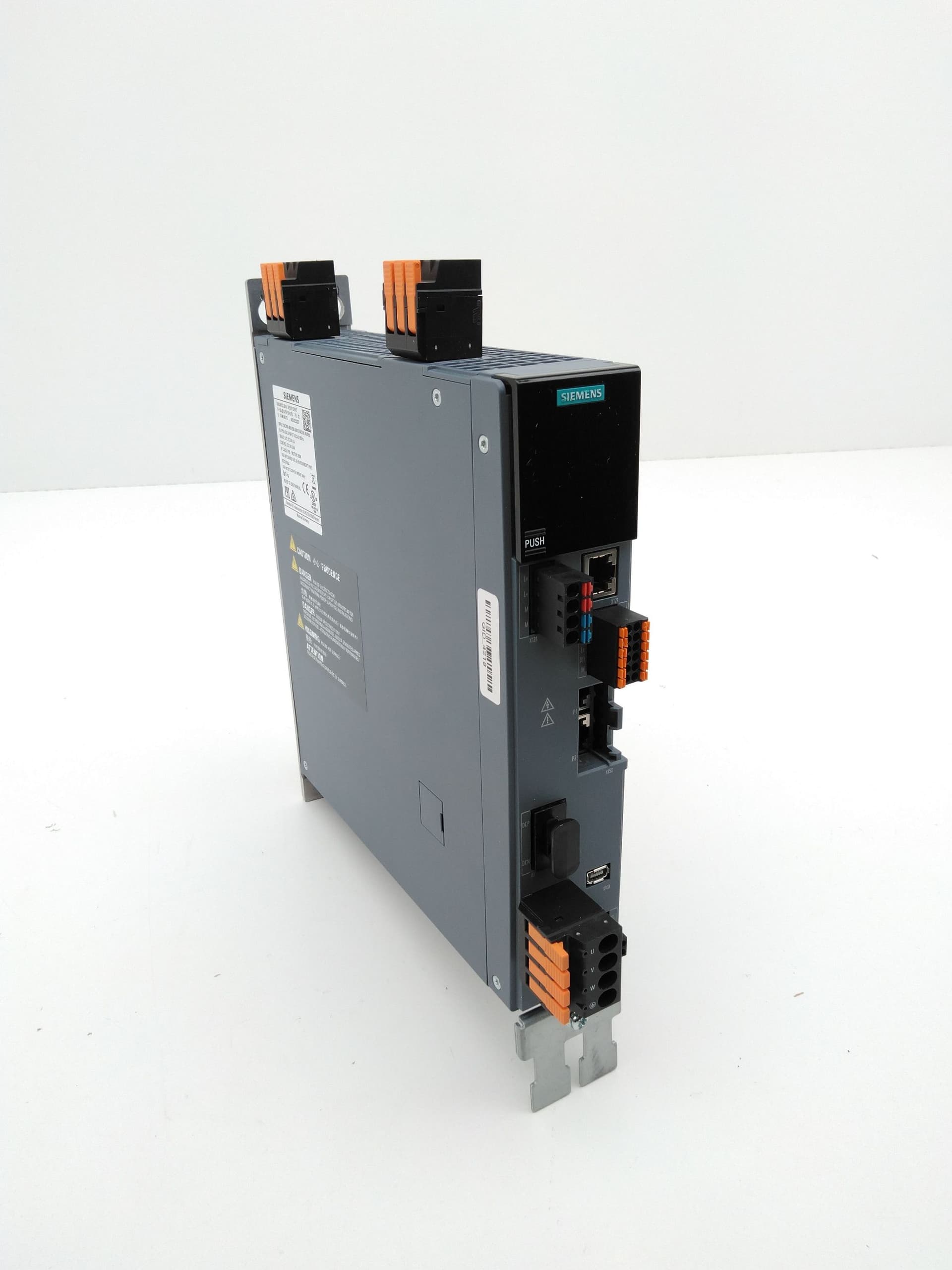Siemens 6SL3210-5HE10-8UF0 SINAMICS S210 Servo Drive 200-480V, 1.6A, 3Ph, 0.4KW