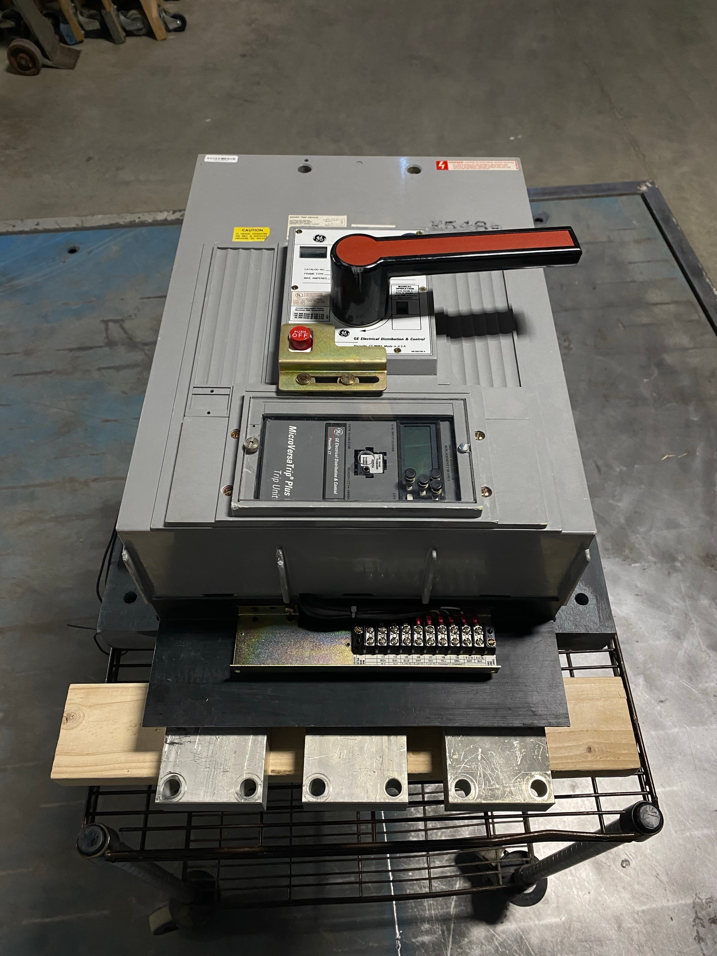 GE TP4040TR Circuit Breaker 4000A 100kA@480V w/GE C440LSIGR MicroVersaTrip Plus