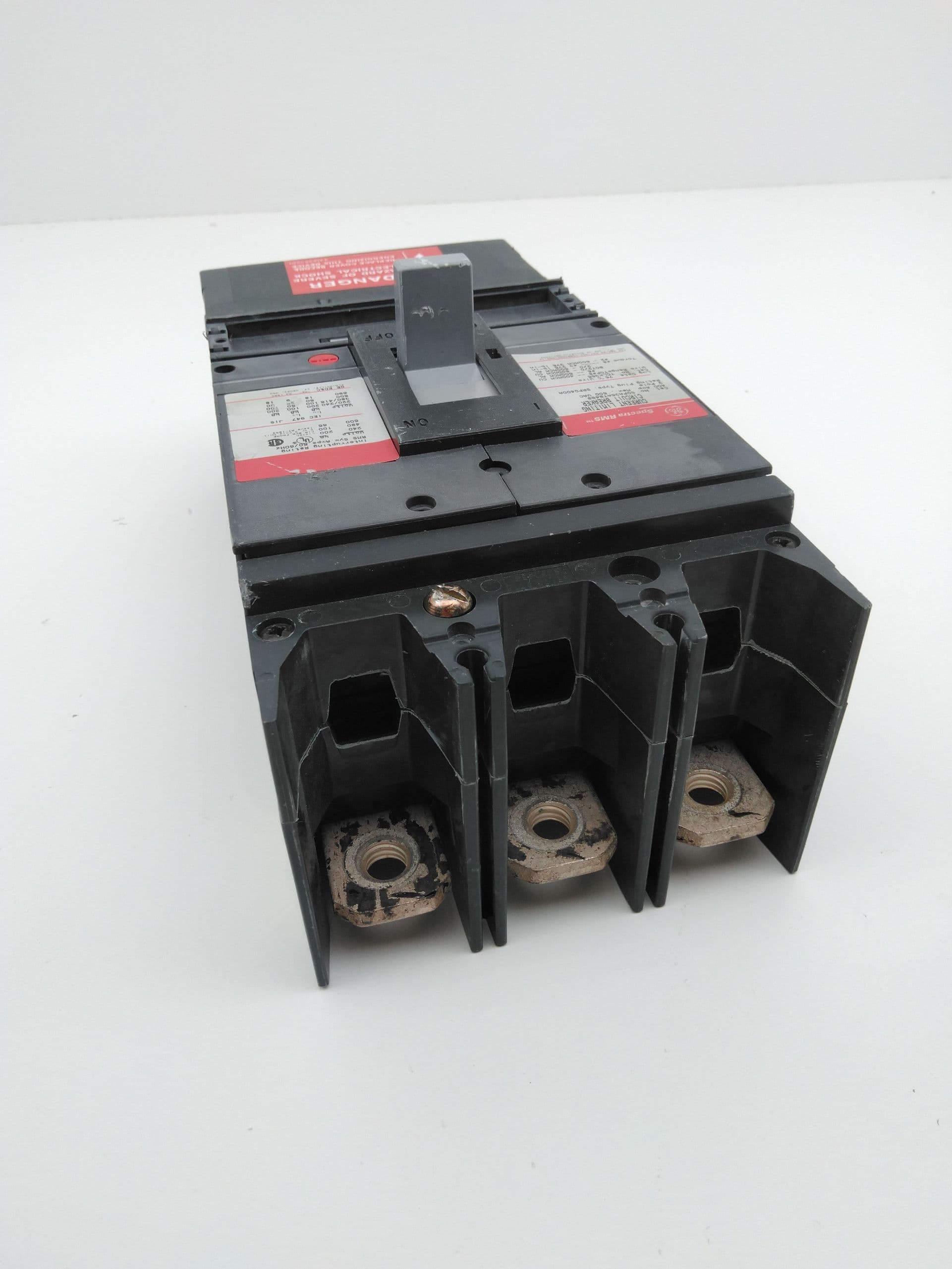 General Electric SGPA36AT0400 Circuit Breaker 3P 600VAC 400A w/SRPG400A225 Plug