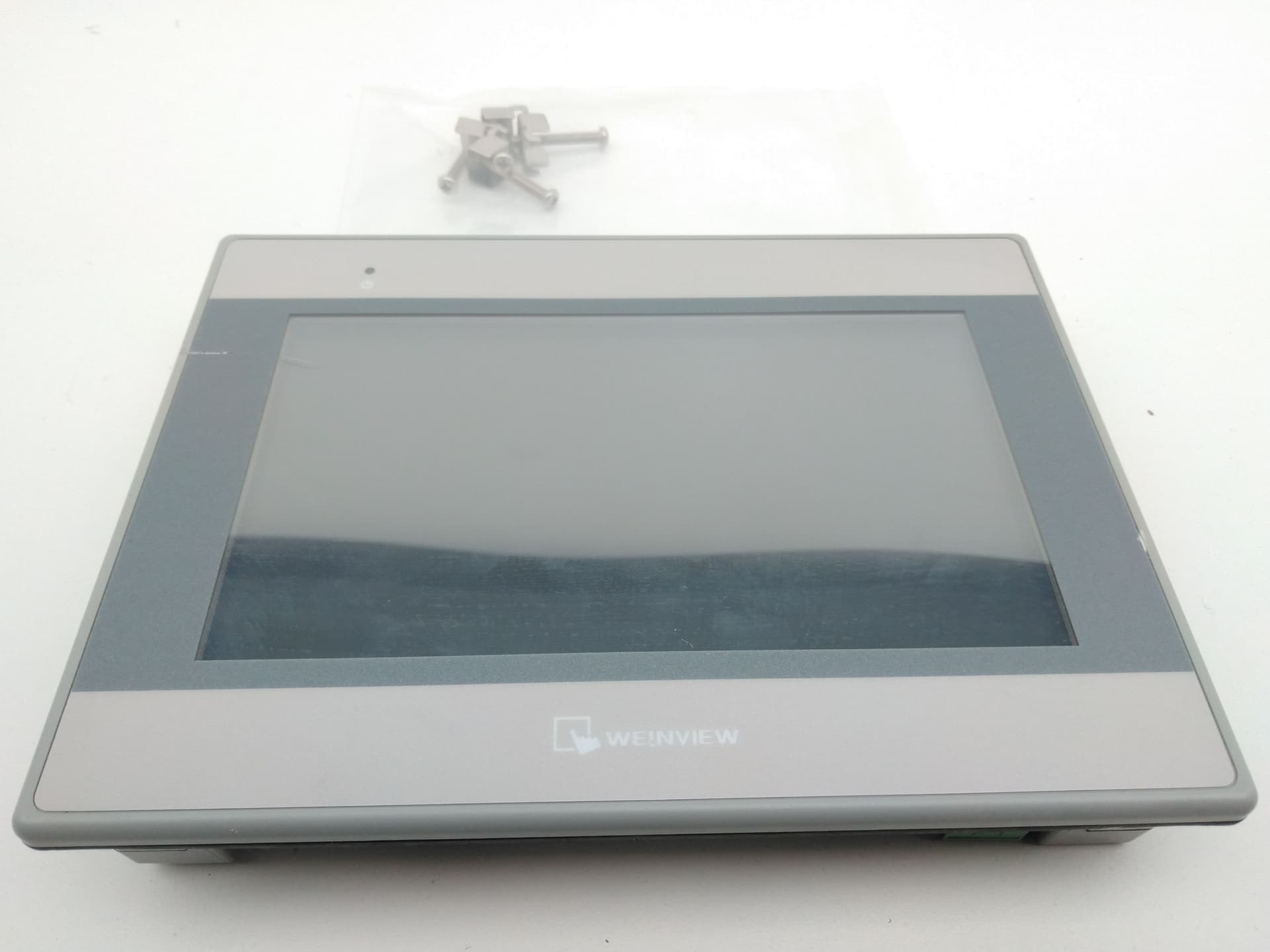 Weinview MT6071iE Touchscreen LCD Display Operator Interface 7”