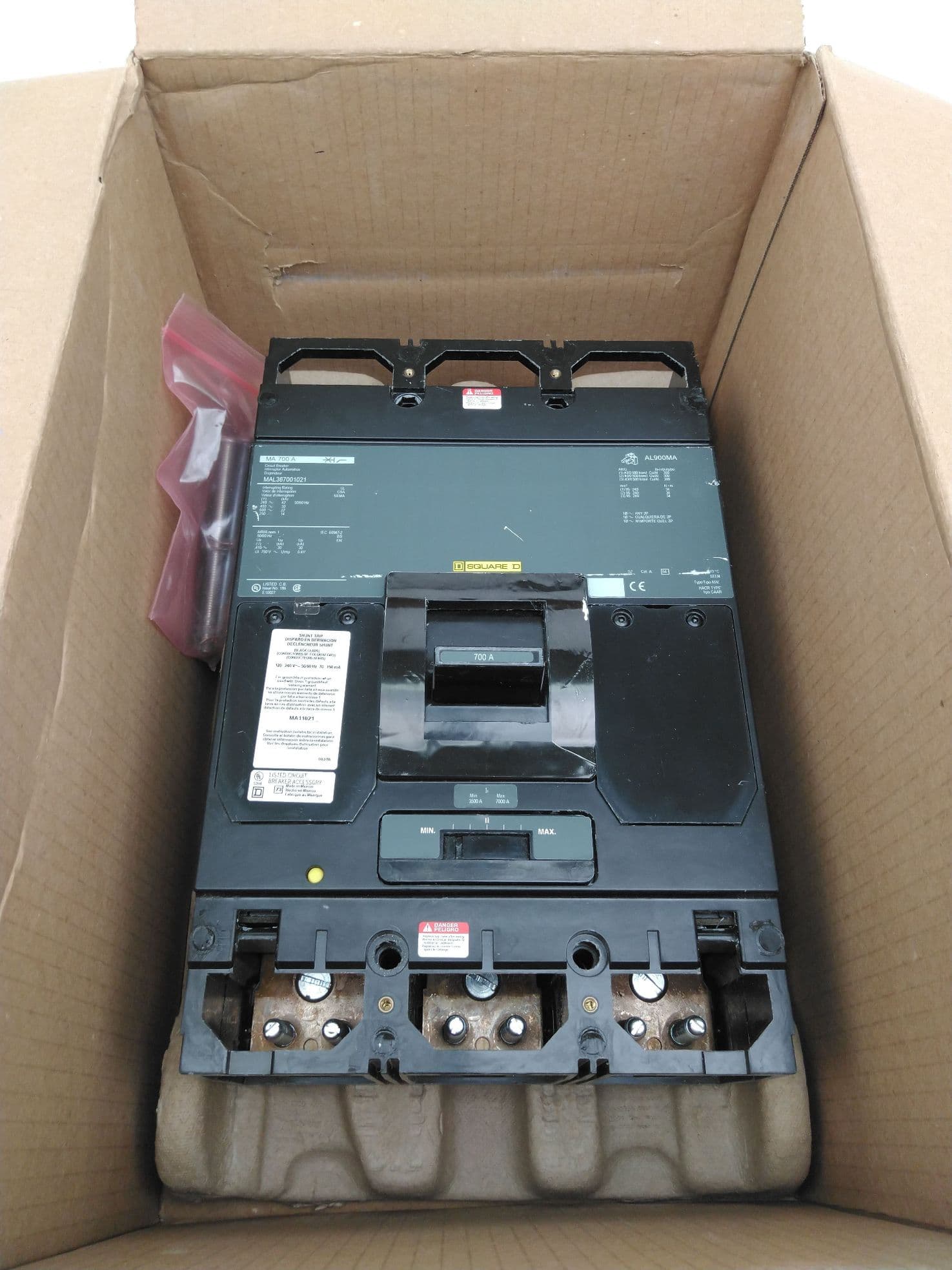 Square D MAL367001021 Circuit Breaker, 700Amp, 3 Pole, 600VAC, M Frame