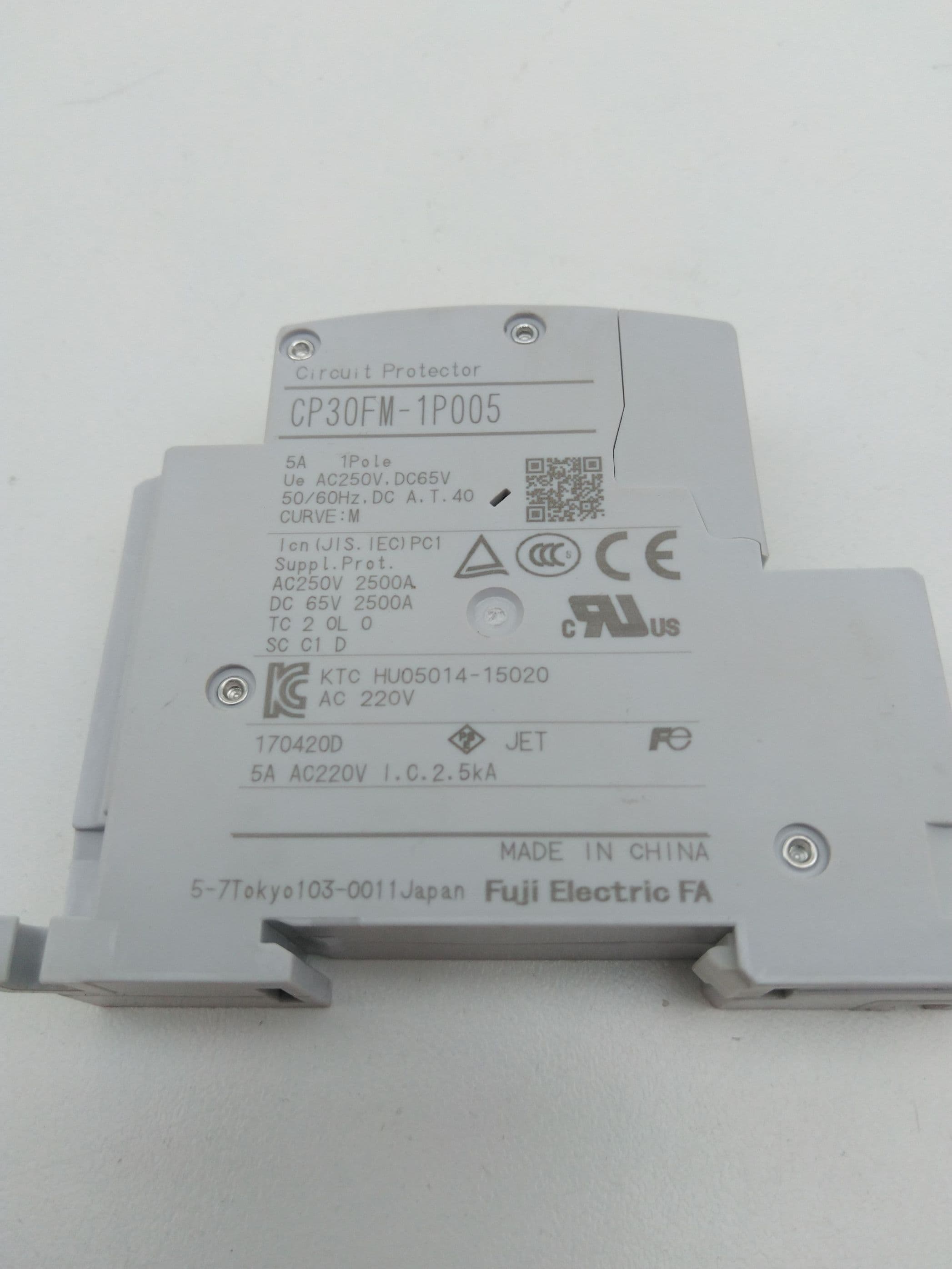 Fuji Electric CP30FM-1P005 Circuit Protector 5A, 1P, 250VAC, 65VDC