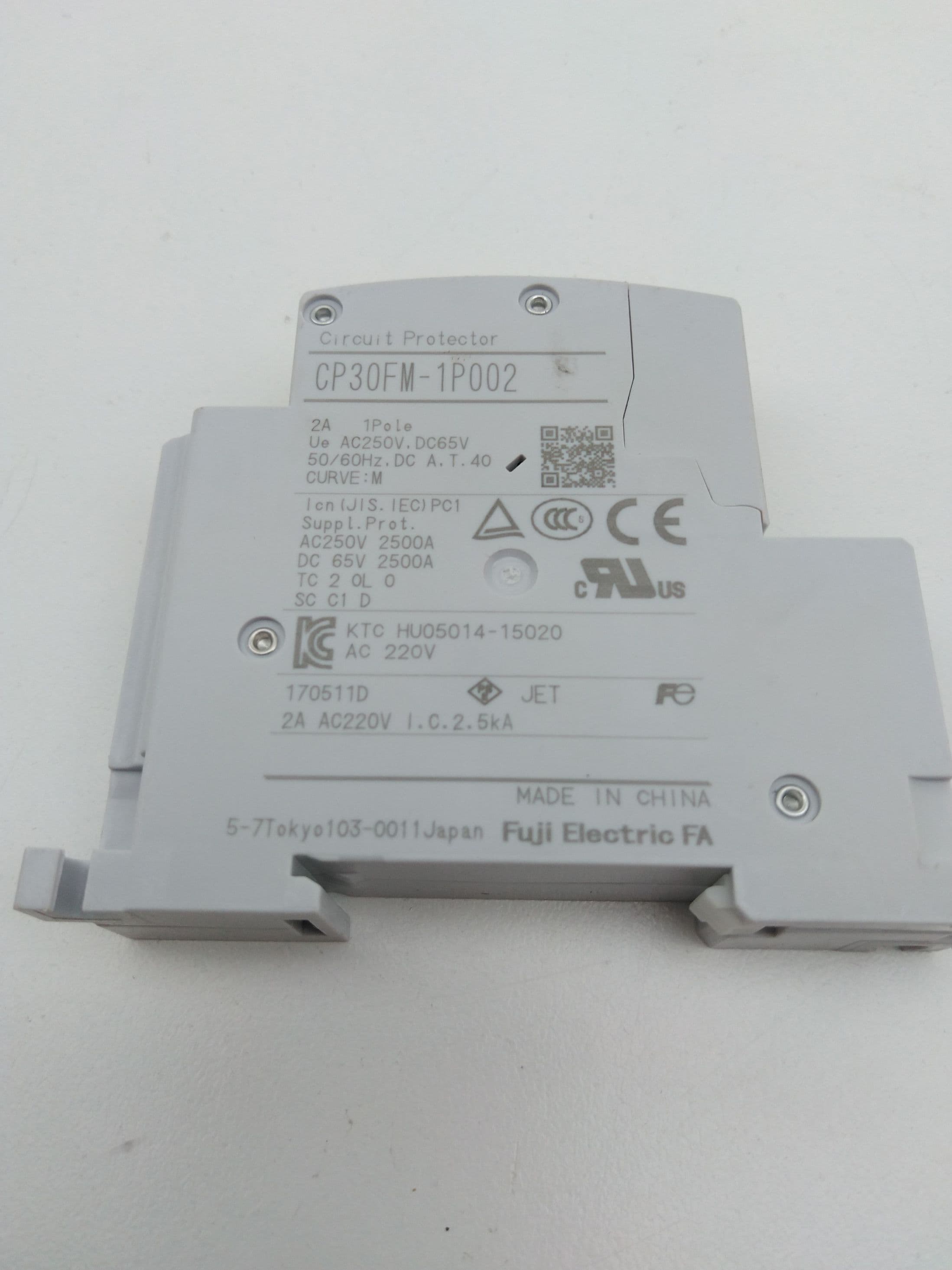 Fuji Electric CP30FM-1P002 Circuit Protector 2A, 1P, 250VAC, 65VDC
