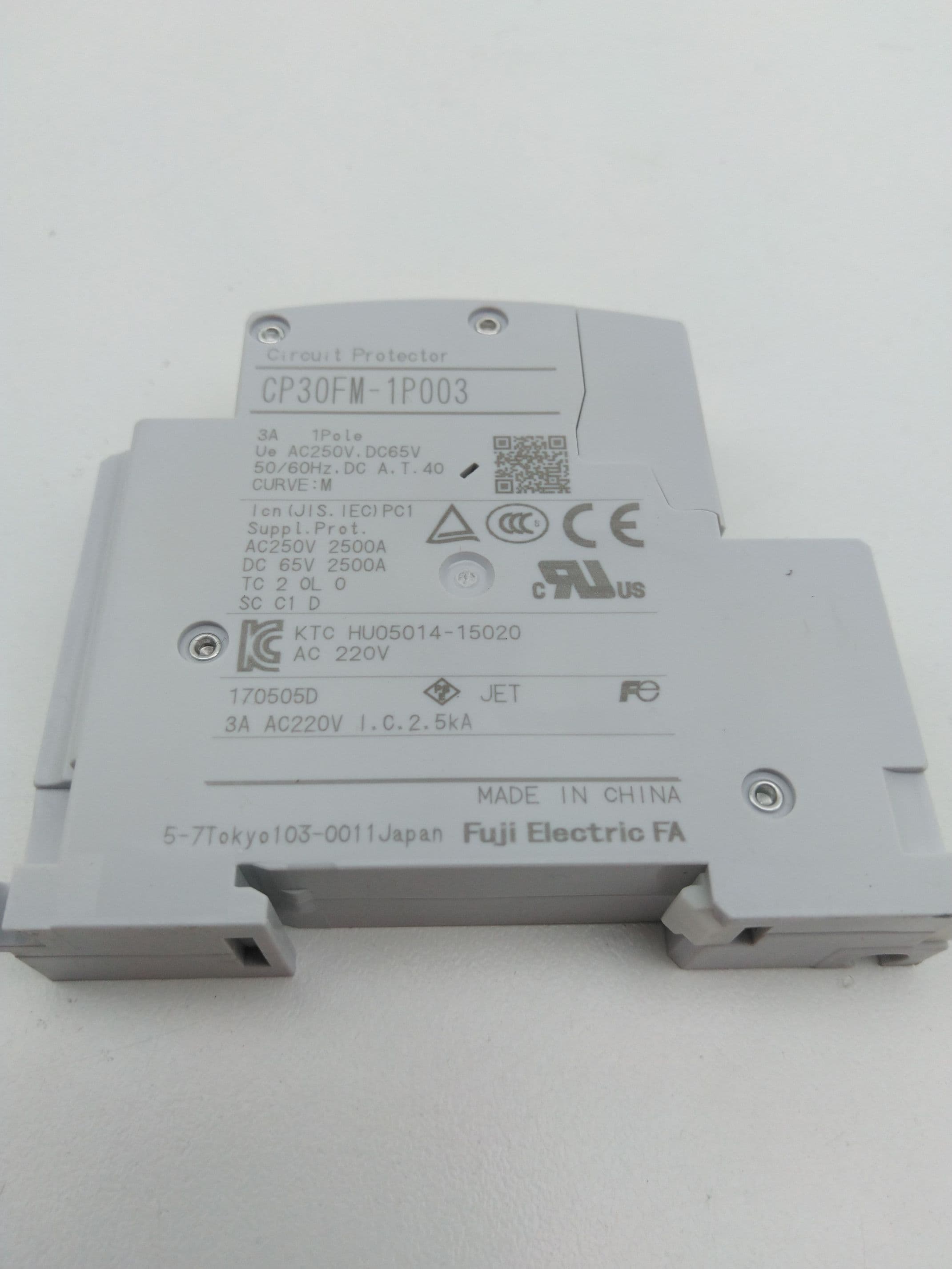 Fuji Electric CP30FM-1P003 Circuit Protector 3A, 1P, 250VAC, 65VDC