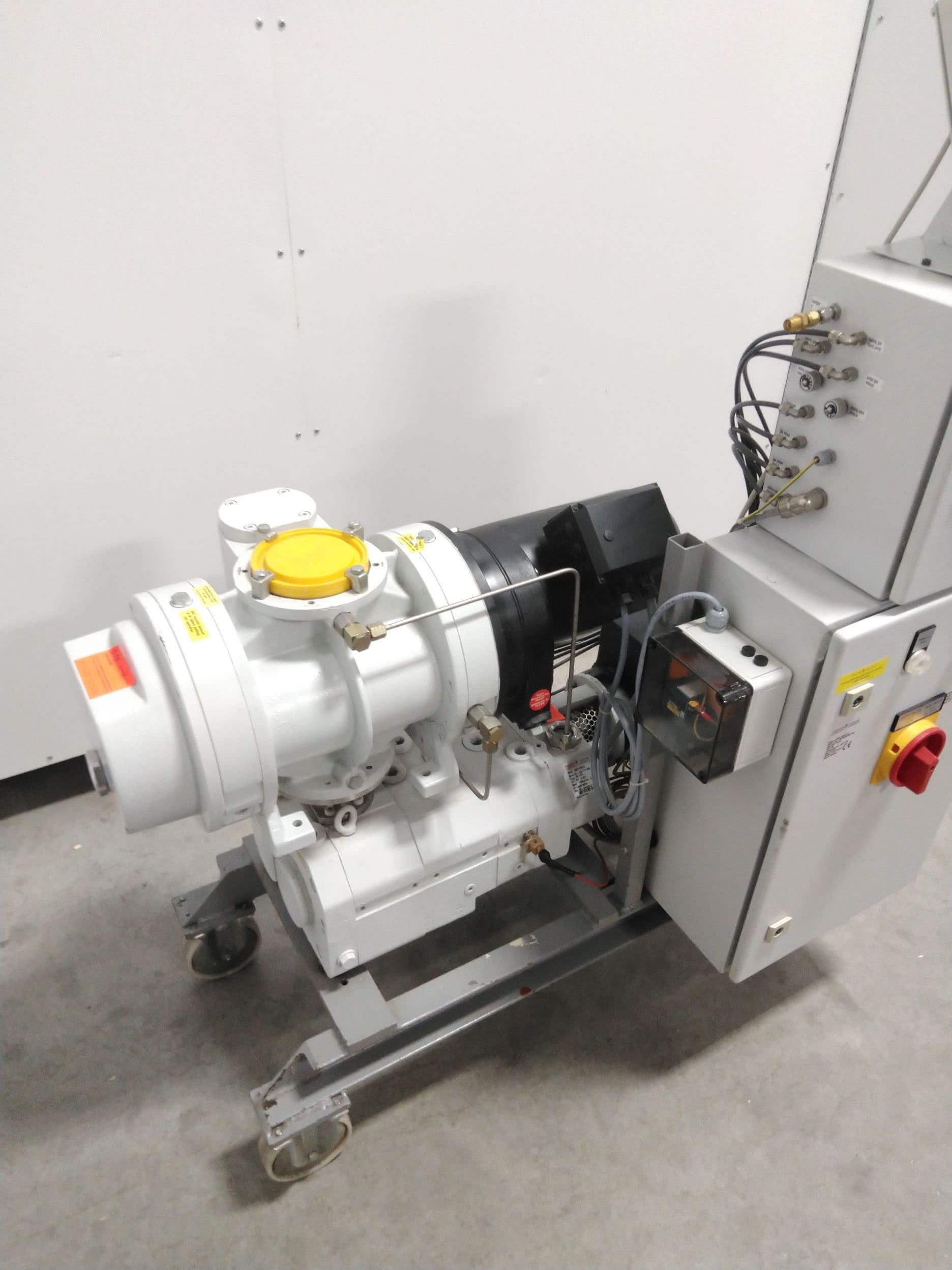 Pfeiffer Vacuum WOT400-D4, PKS20637BA DRY Vacuum Pumping System, 347 CFM