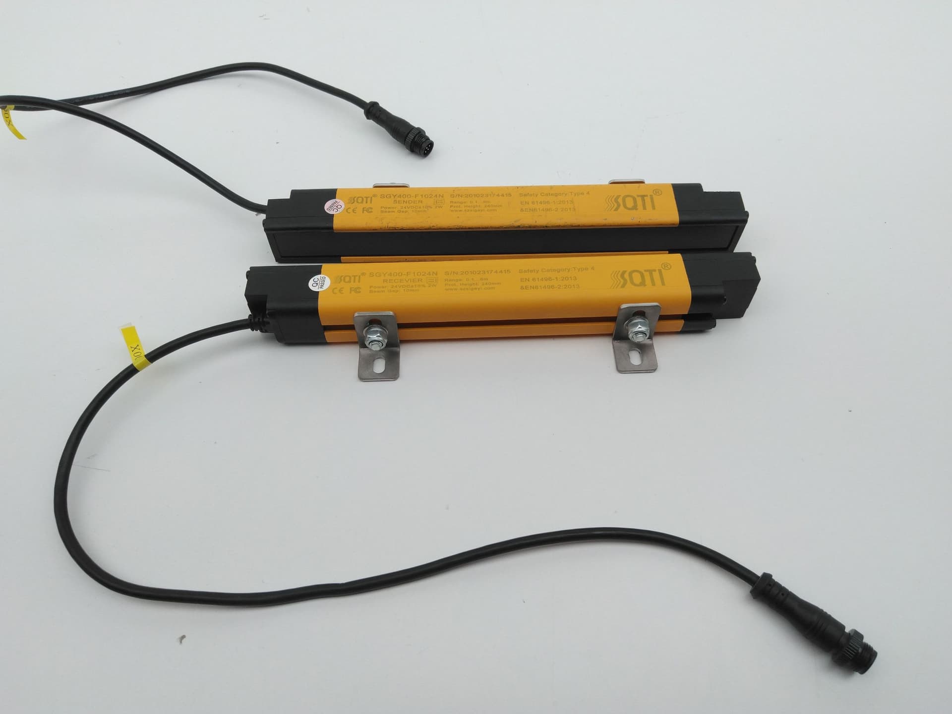 SQTI SGY400-F1024N Light Curtain Sender / Receiver, 24VDC, Range: 0.1-6m