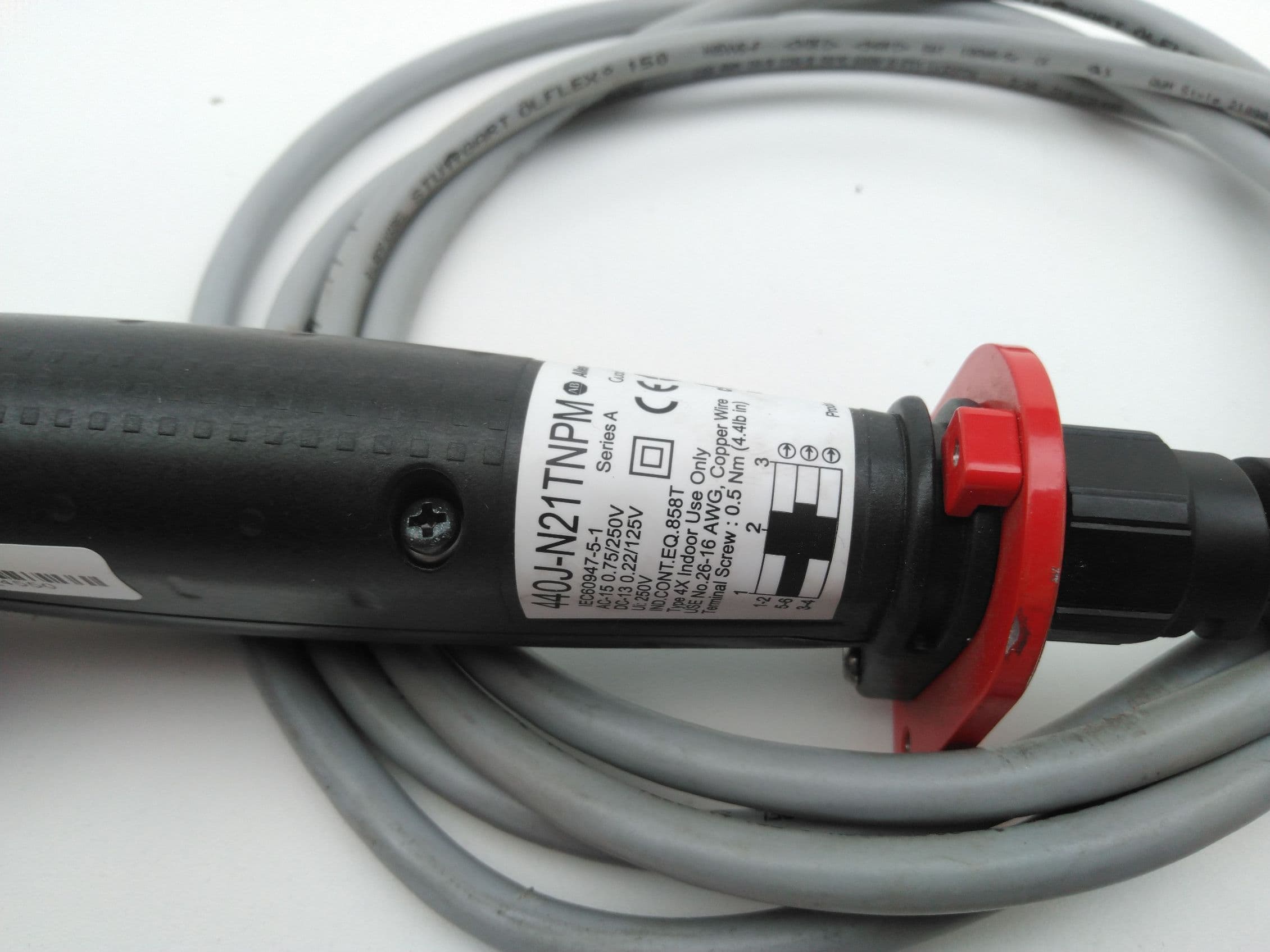 Allen-Bradley 440J-N21TNPM Safety Enabling Switch Guardmaster, Ser A