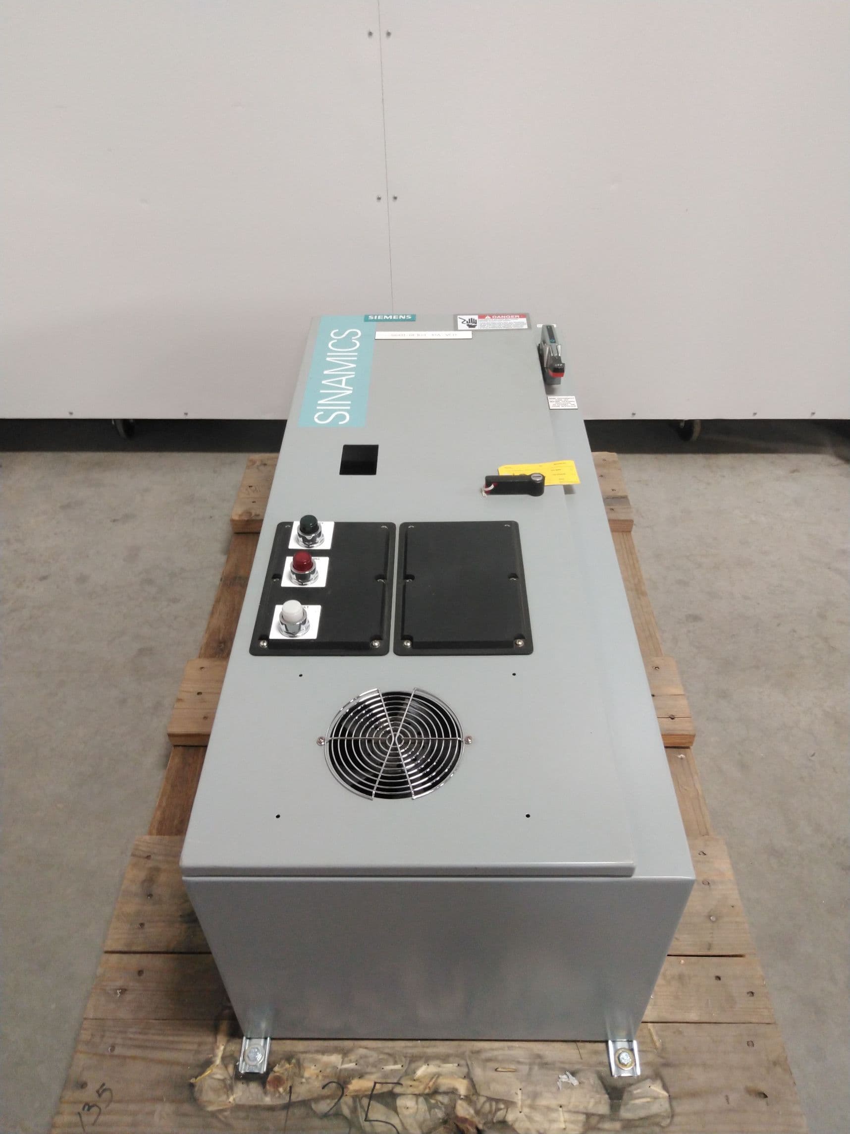 Siemens 6SL3224-0BE25-5UA0 SINAMICS G120E Variable Speed A/C Drive, 10HP