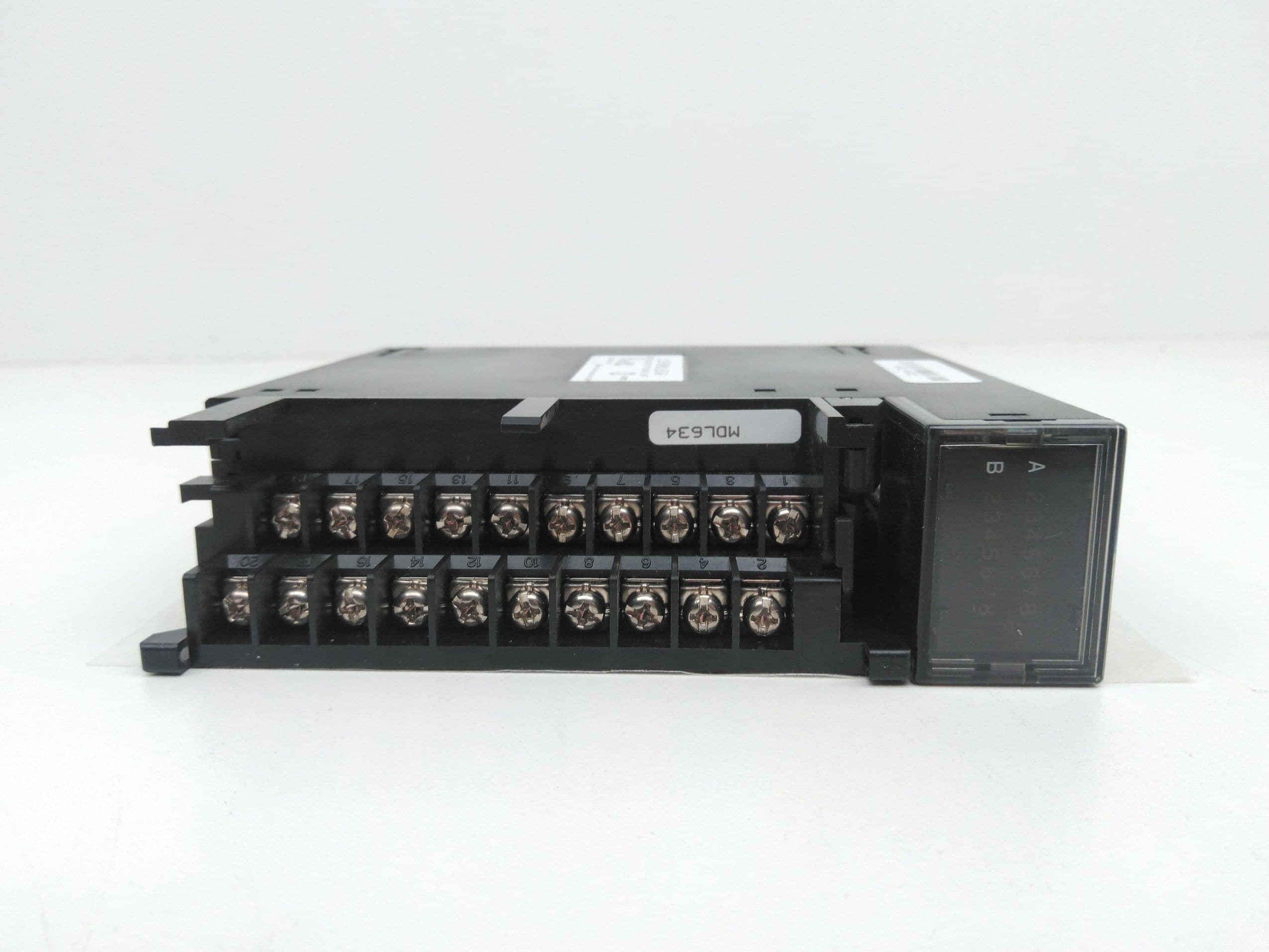 GE Fanuc IC693MDL634B Negative/Positive Logic Input Module, 8 Point, 24VDC
