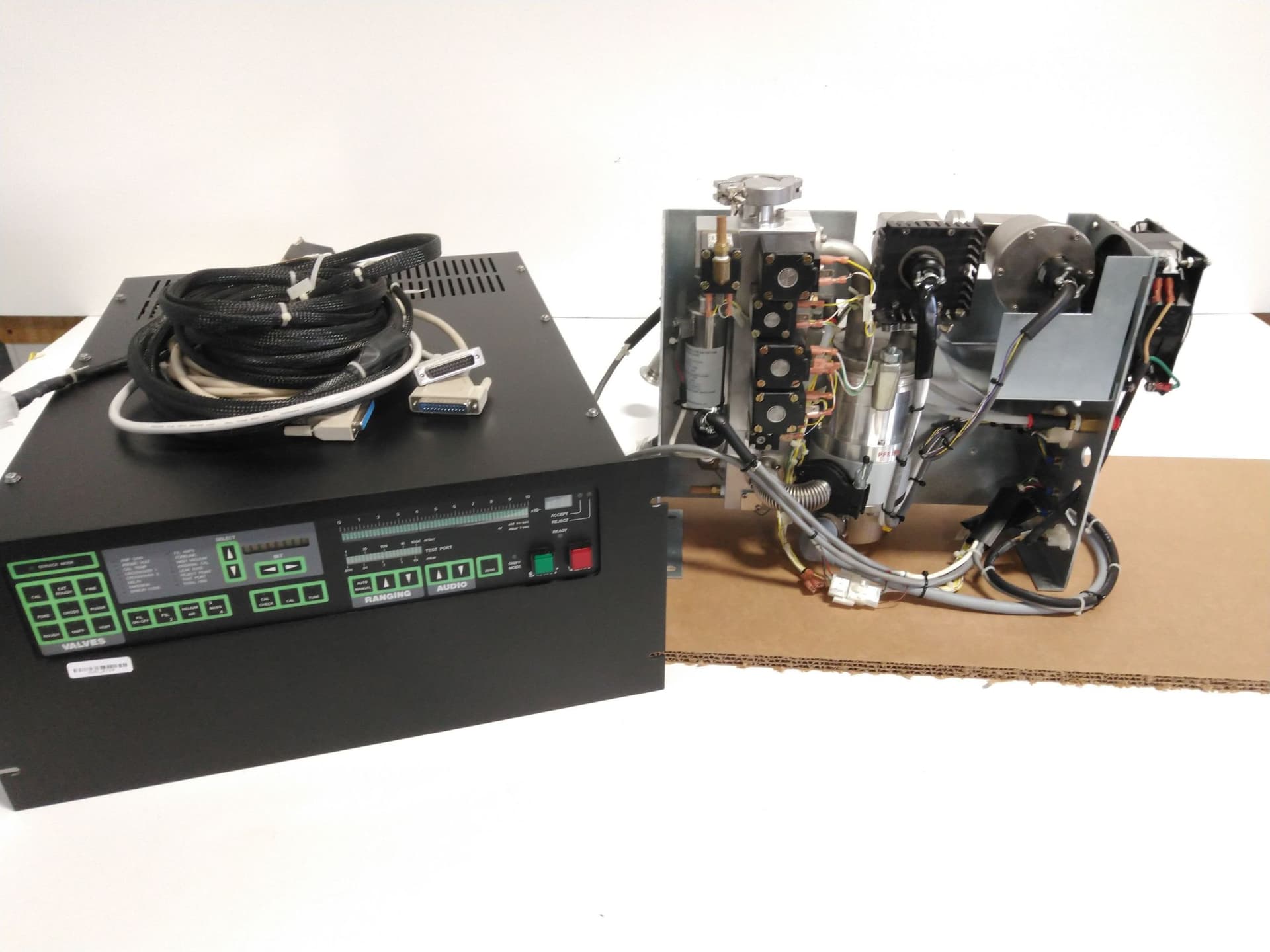 Vacuum Instruments ILD 4000 Industrial Leak Detector - Turbo Pumped