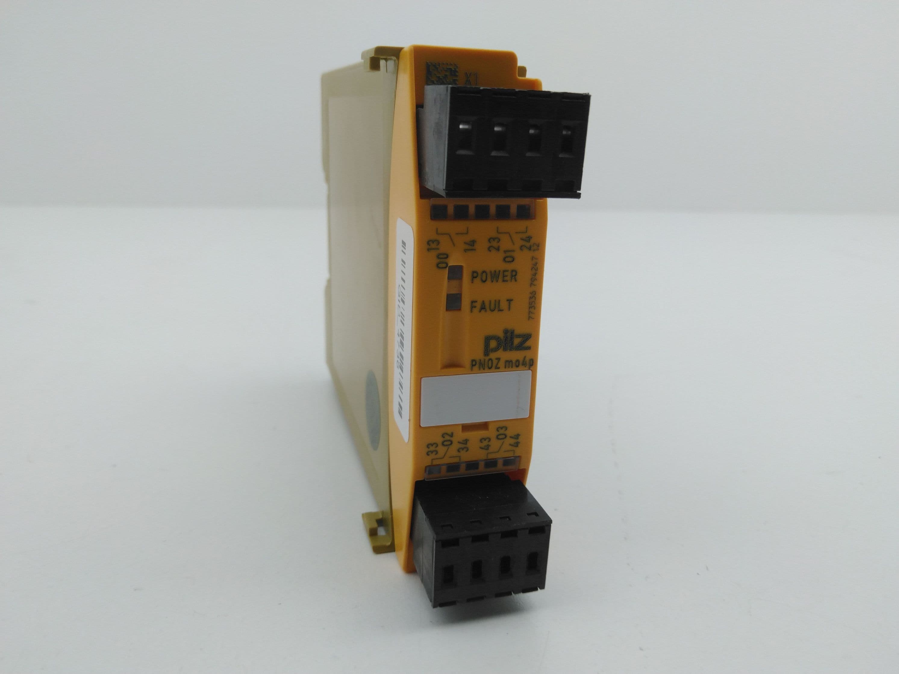 Pilz PNOZ mo4p, 773536 Expansion Output Module, 4 Outputs, 24VDC, 6A