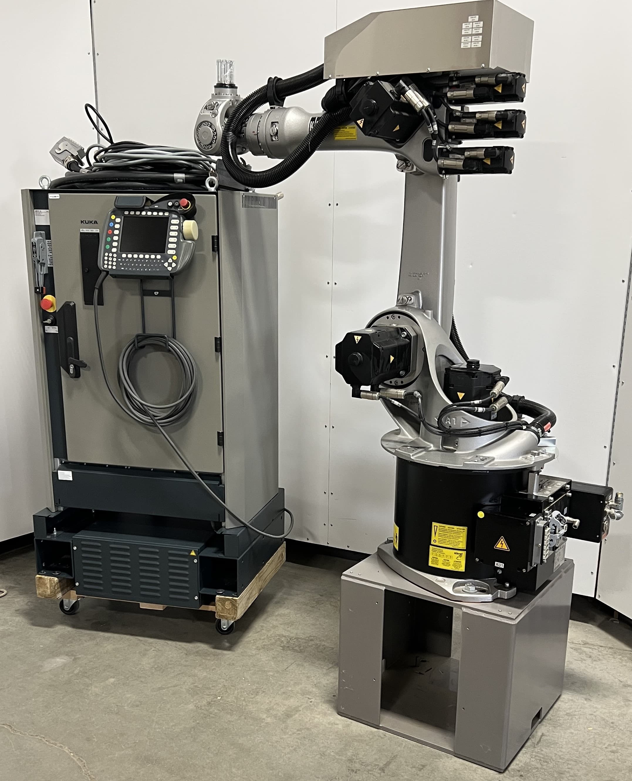 Kuka KR16/Krc2 ed 05 Six Axis Robot W/ Controller Cables, and Pendant