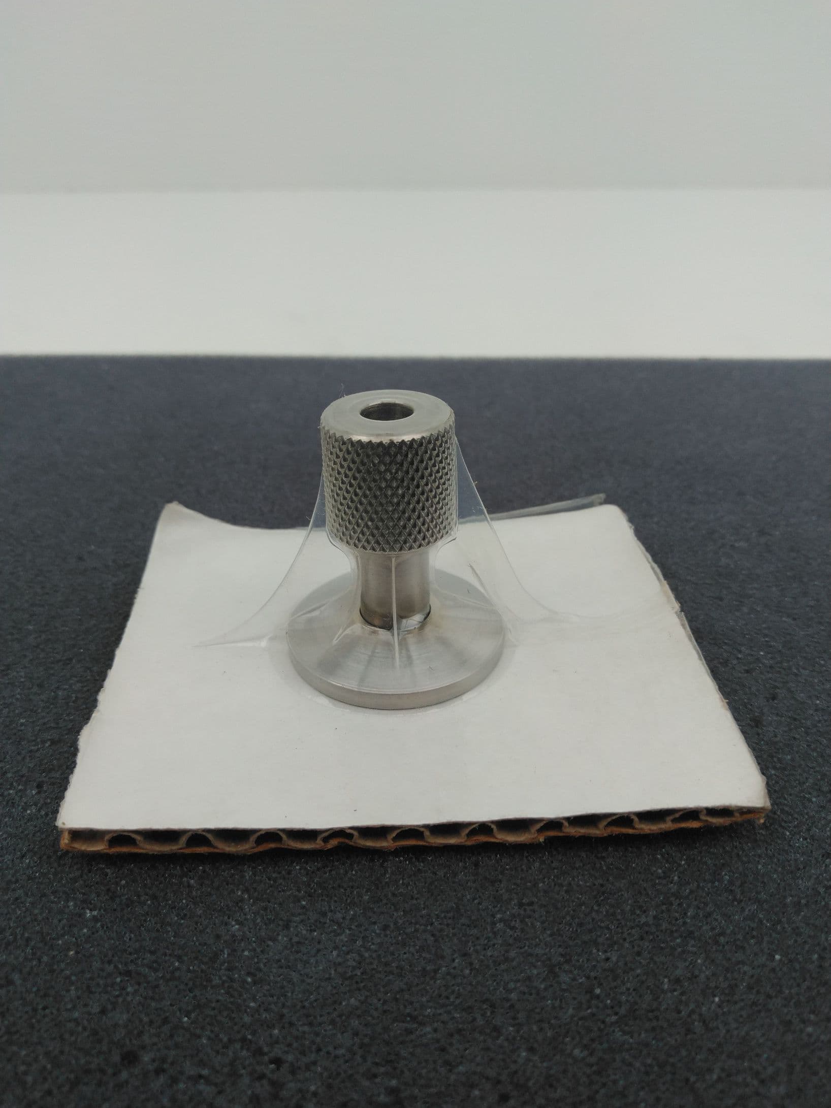MDC 734003 Kwik-Flange Quick Disconnect Fitting, K075XDS-25, NW16 x 1/4" Tube
