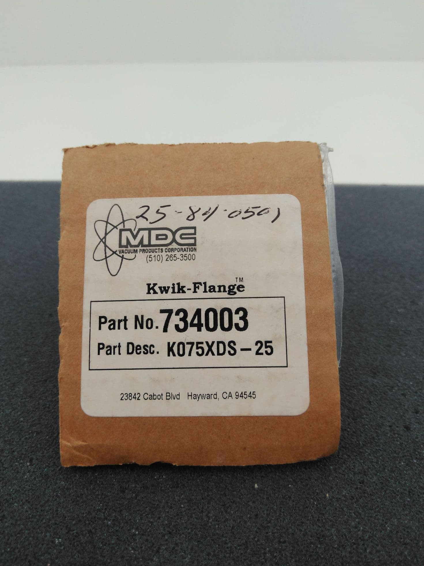 MDC 734003 Kwik-Flange Quick Disconnect Fitting, K075XDS-25, NW16 x 1/4" Tube