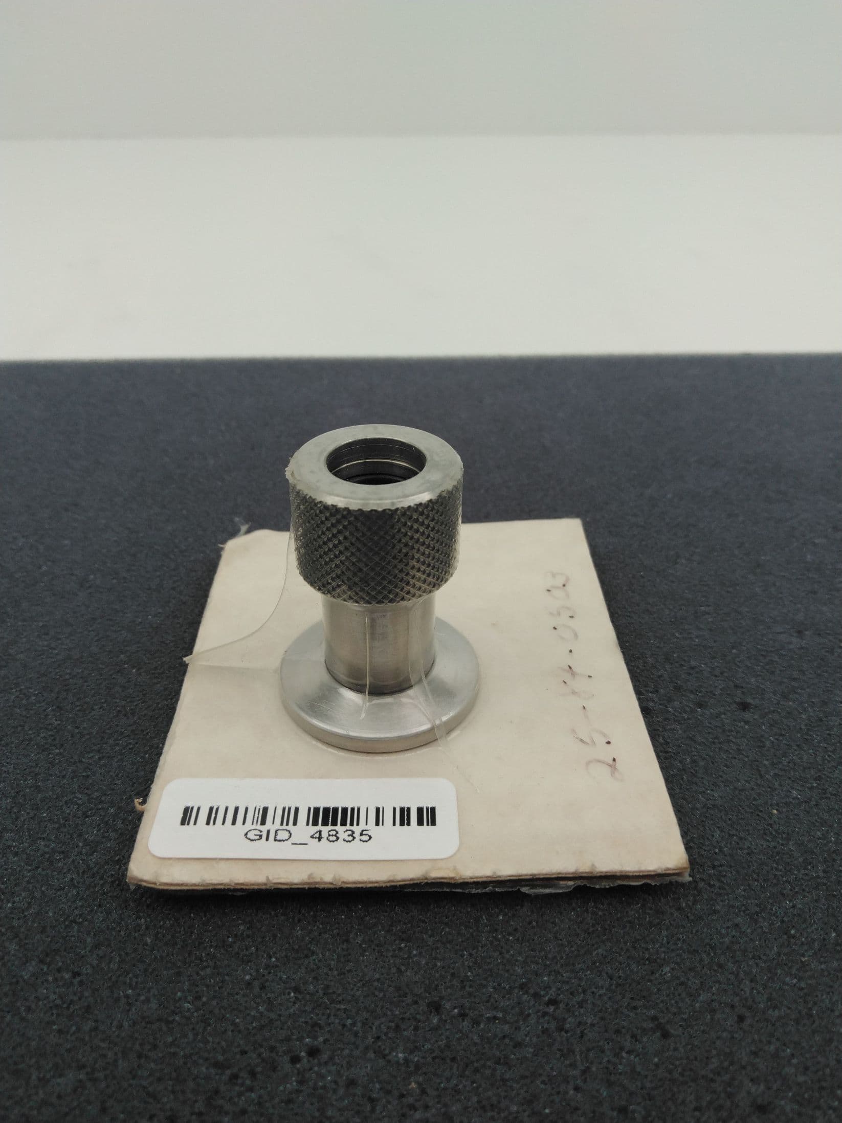 MDC 734006 Kwik-Flange Quick Disconnect Fitting, K075XDS-50, NW16 x 1/2" Tube