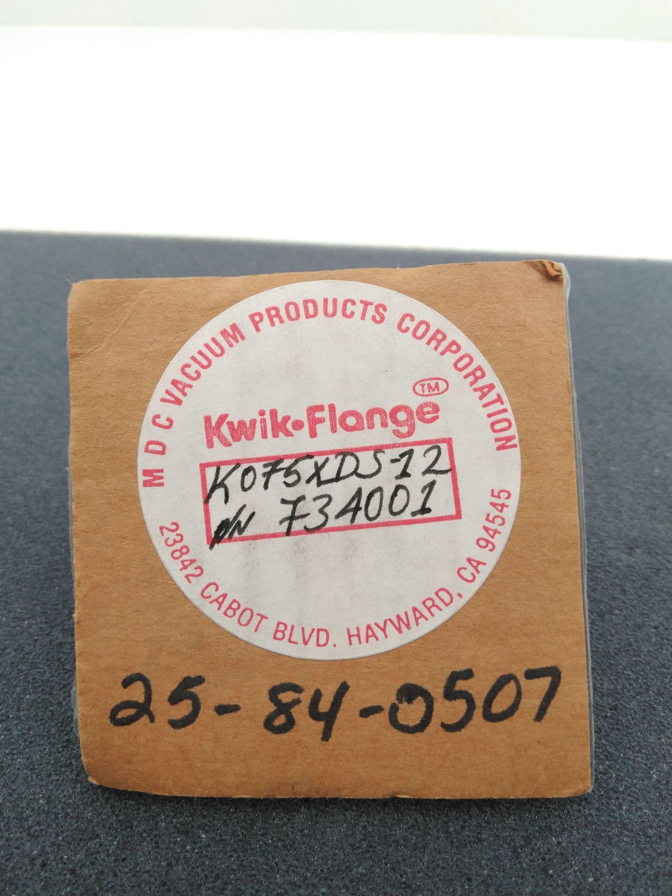 MDC 734001 Kwik-Flange Quick Disconnect Fitting, K075XDS-12, NW16 x 1/8" Tube