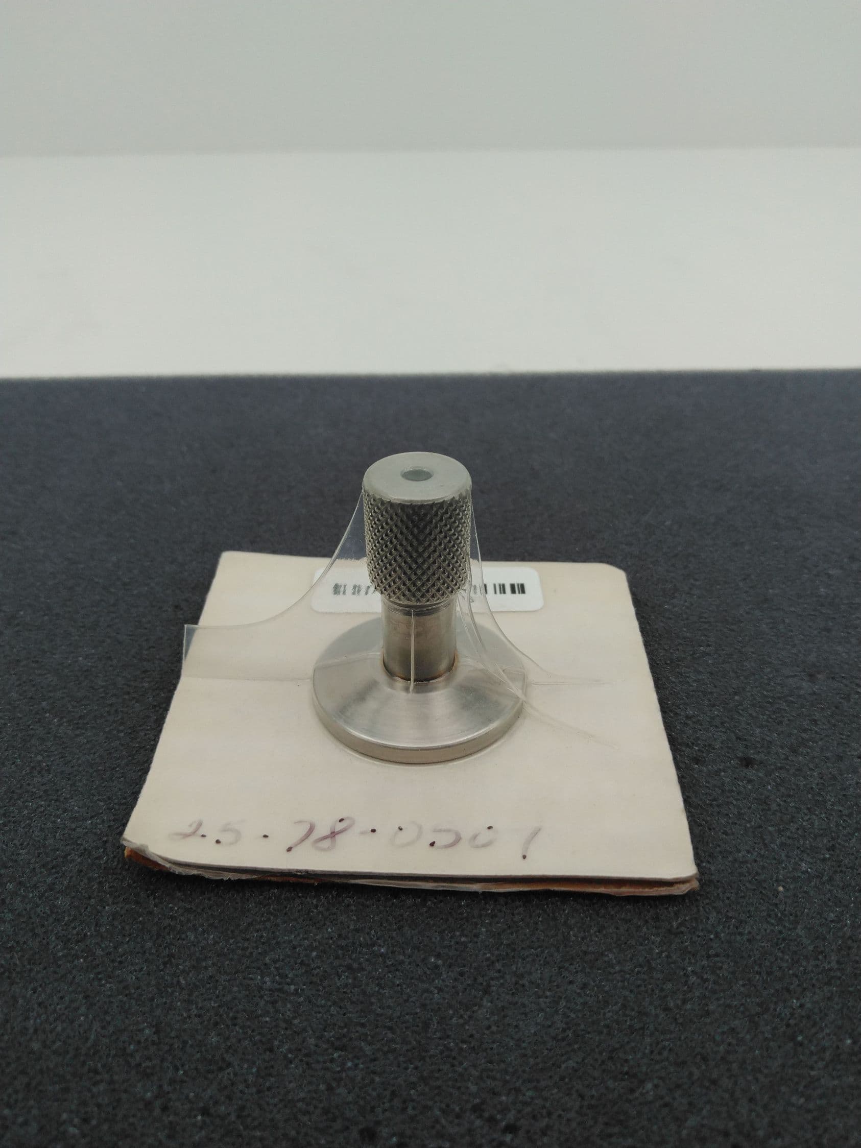 MDC 734001 Kwik-Flange Quick Disconnect Fitting, K075XDS-12, NW16 x 1/8" Tube