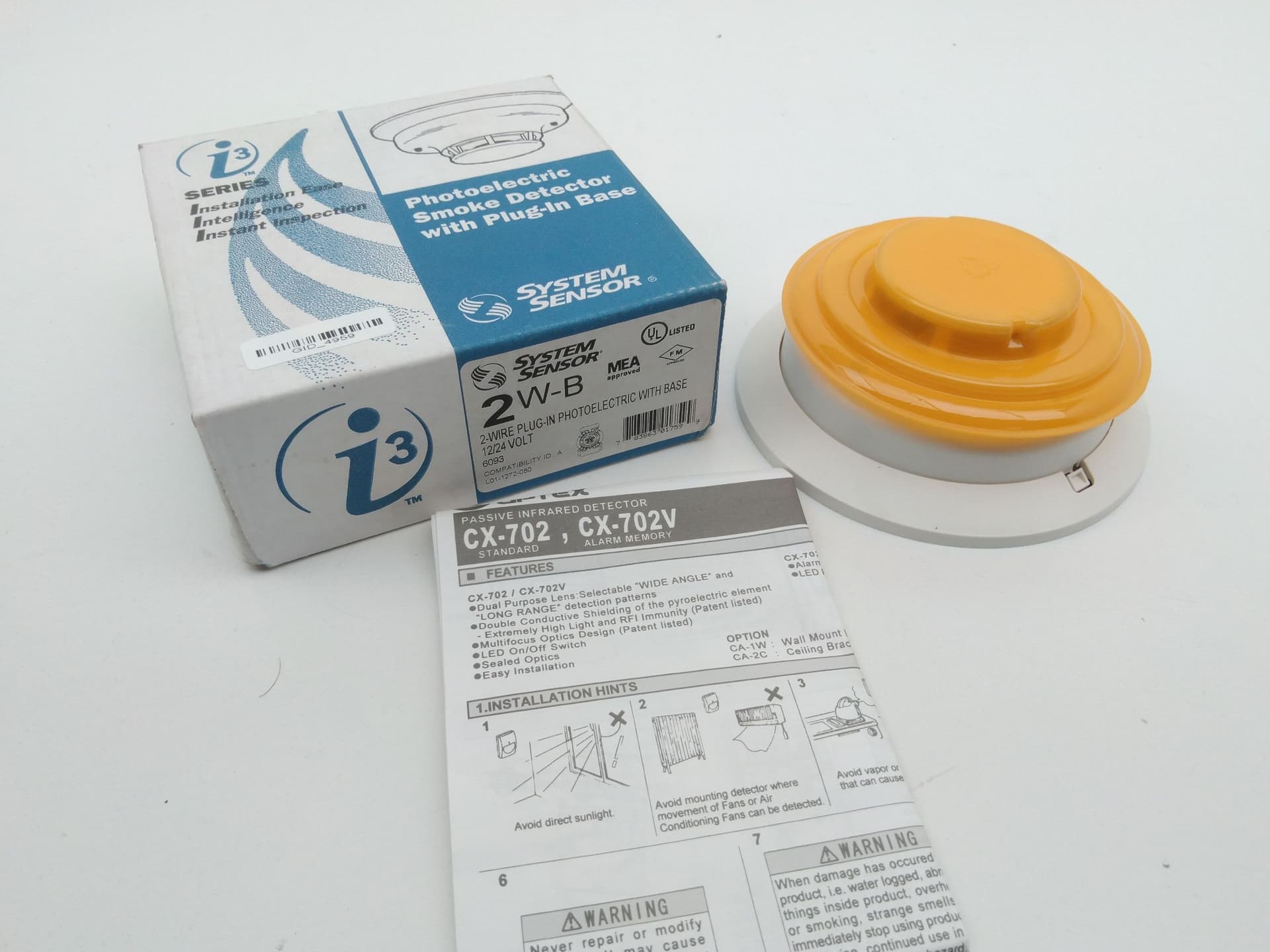System Sensor 2W-B Photoelectric Smoke Detector Two Wire Plug-In Base 12/24V