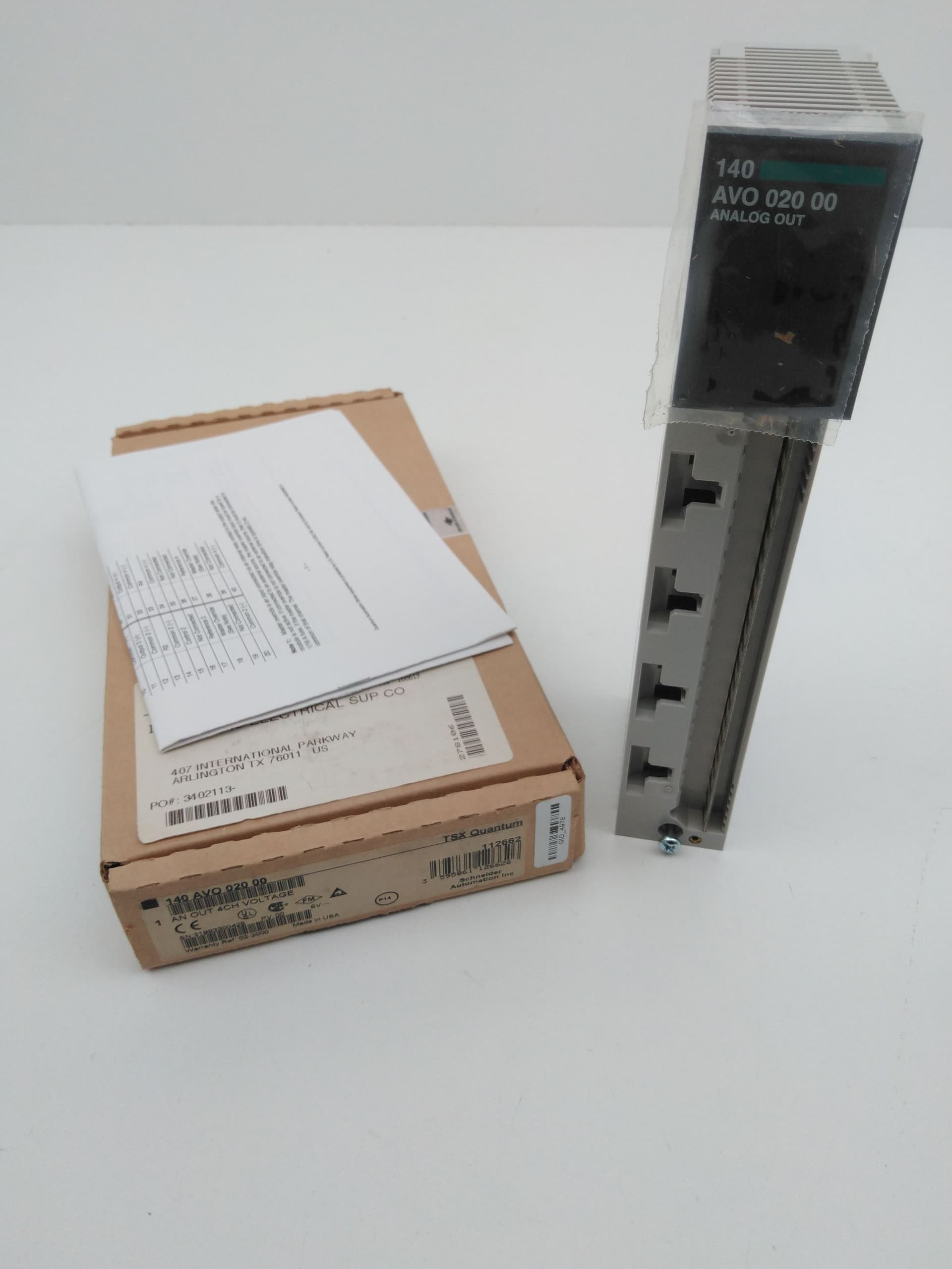 Schneider Electric 140AVO02000 Analog Output Module Modicon Quantum, 4 Outputs