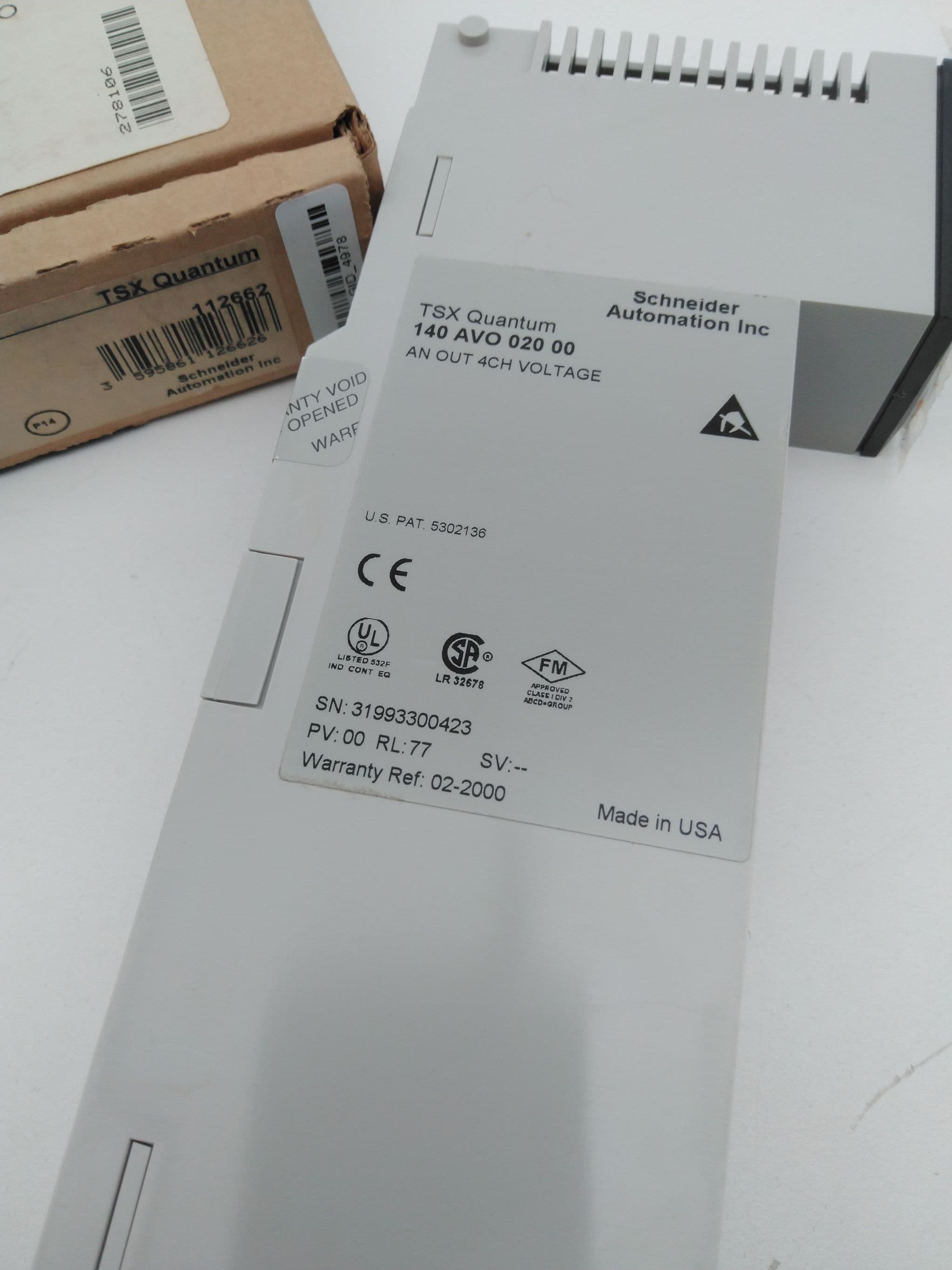 Schneider Electric 140AVO02000 Analog Output Module Modicon Quantum, 4 Outputs