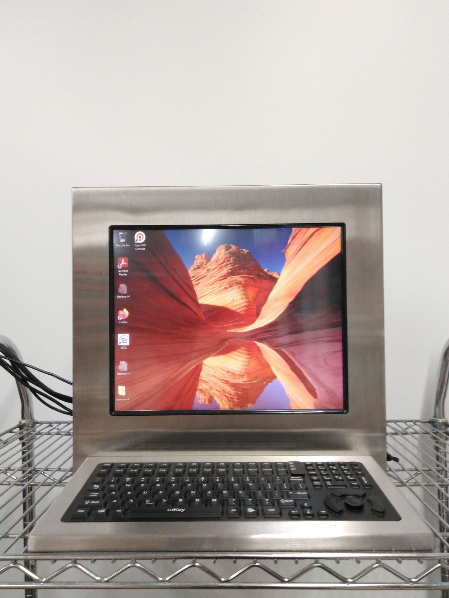 Elo 17" Touchscreen & iKey DT-5K-FSR-USB Keyboard w/ Stainless Steel Enclosure
