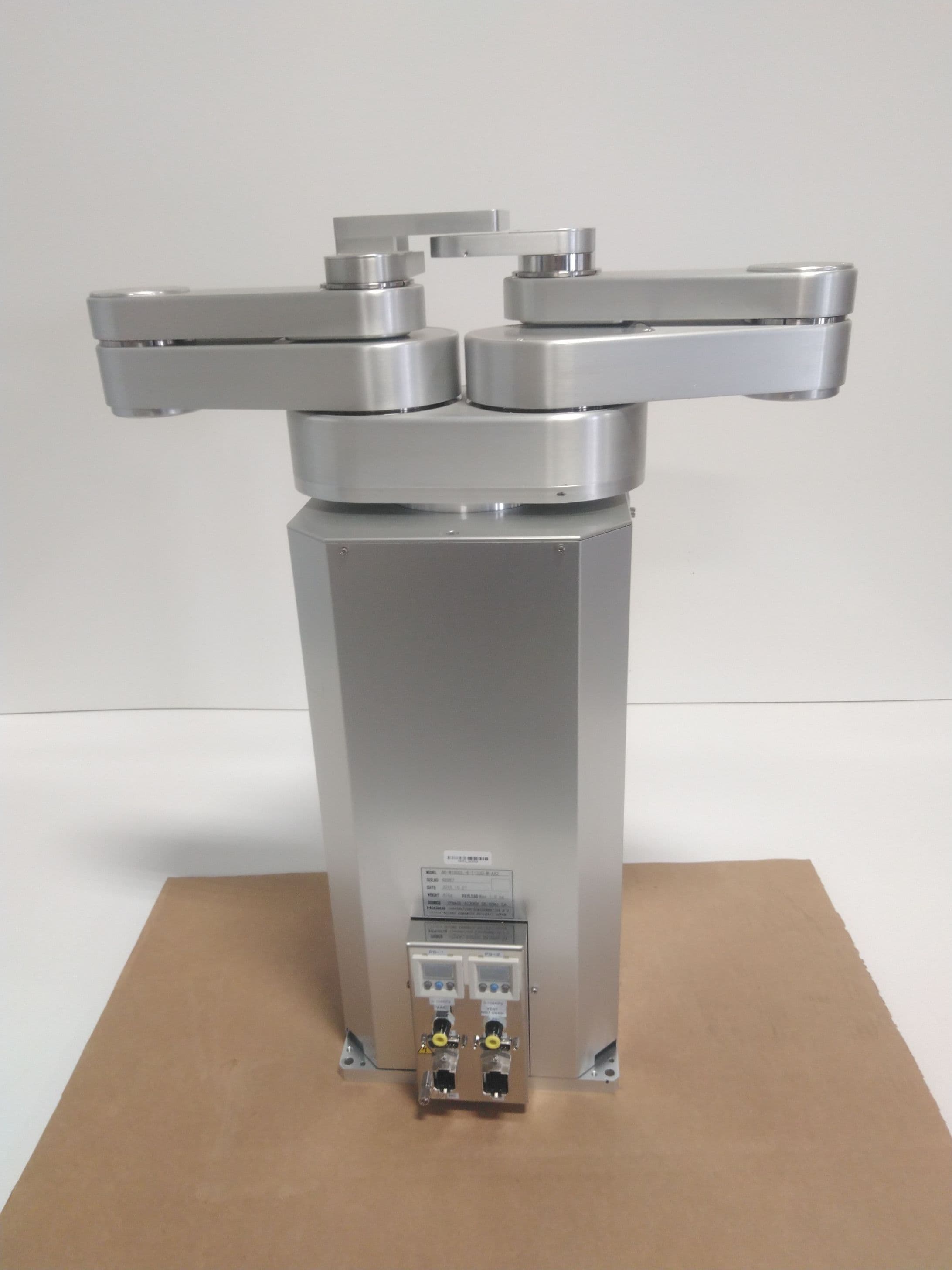 Hirata AR-W180CL-4-T-330-M-AX2 Twin Arm Atmospheric Robot