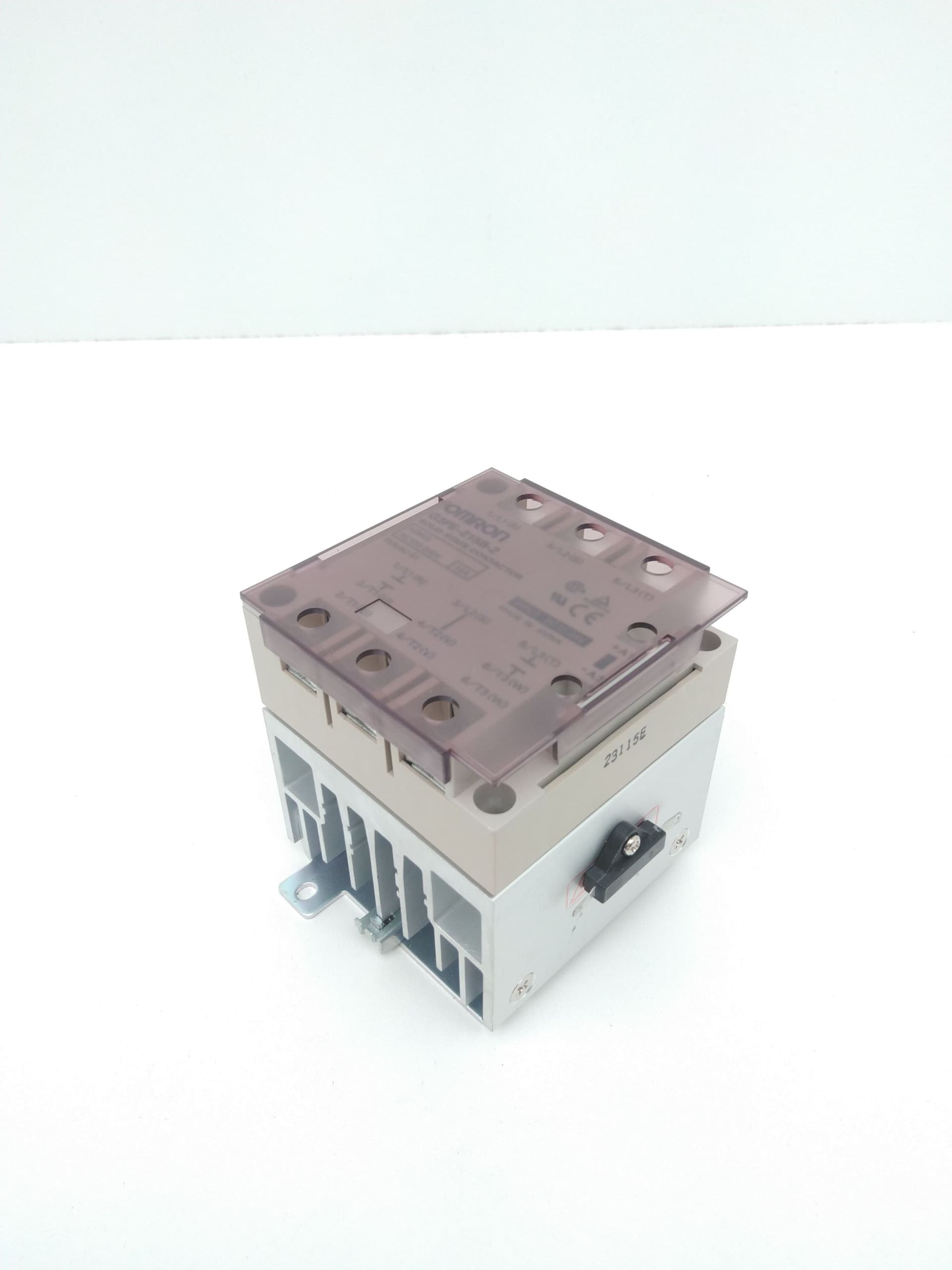Omron G3PE-215B-2 Solid State Contactor for Heaters, 100-240V 15A, 12-24VDC